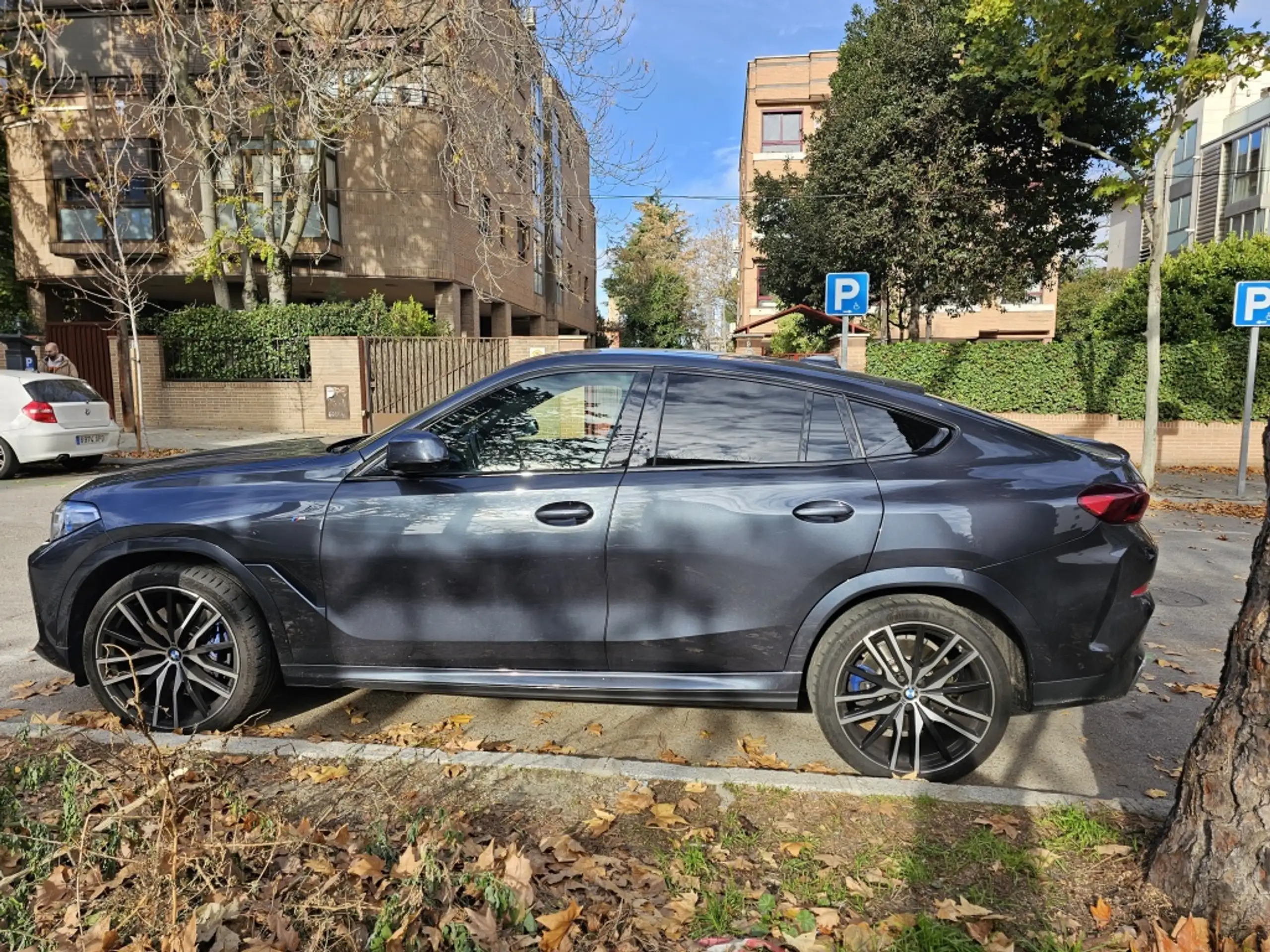 BMW - X6