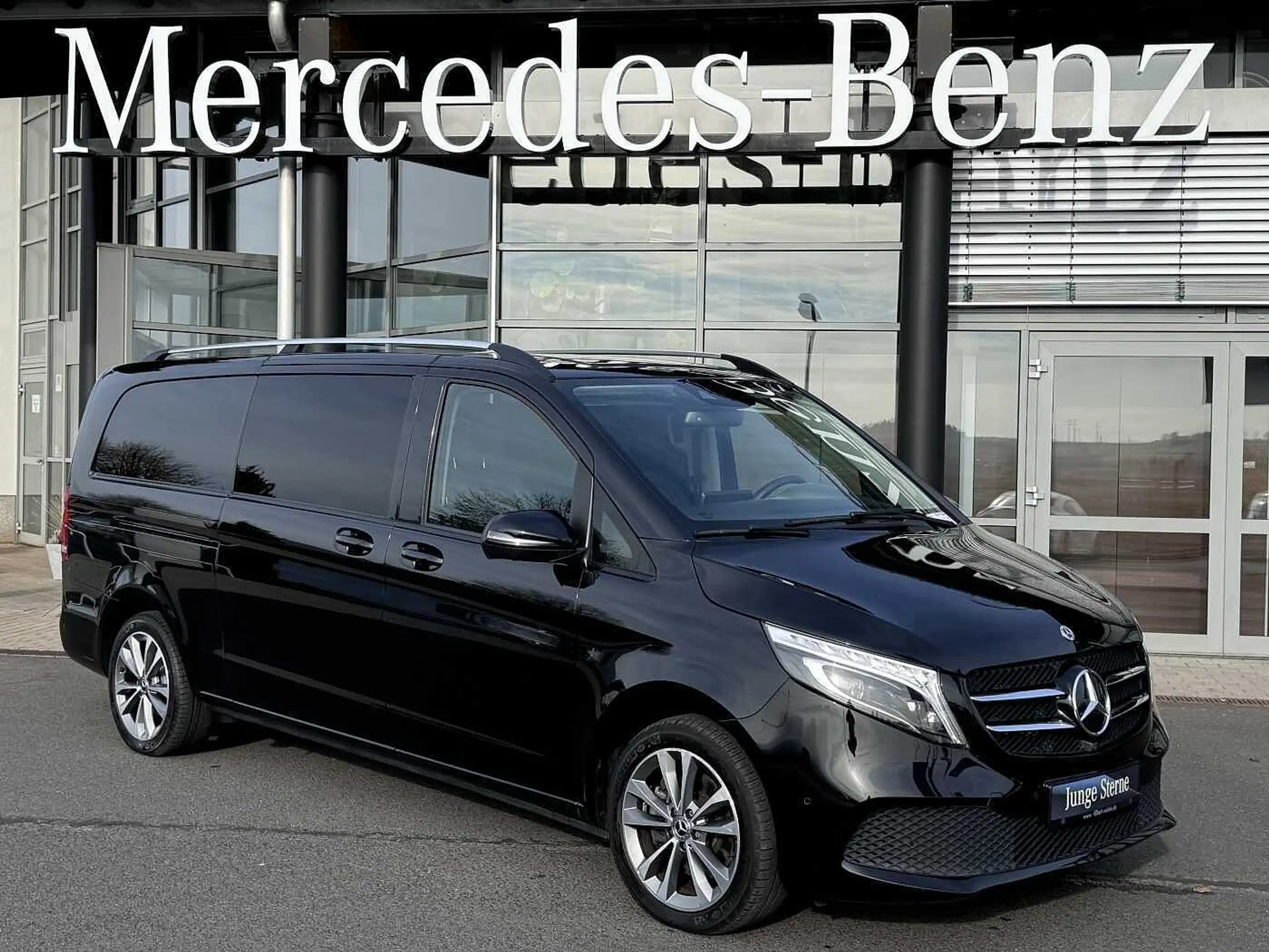 Mercedes-Benz - V 300