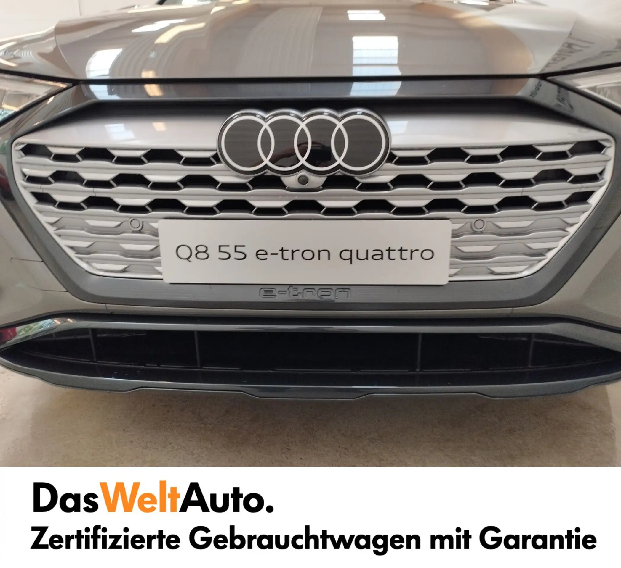 Audi - Q8