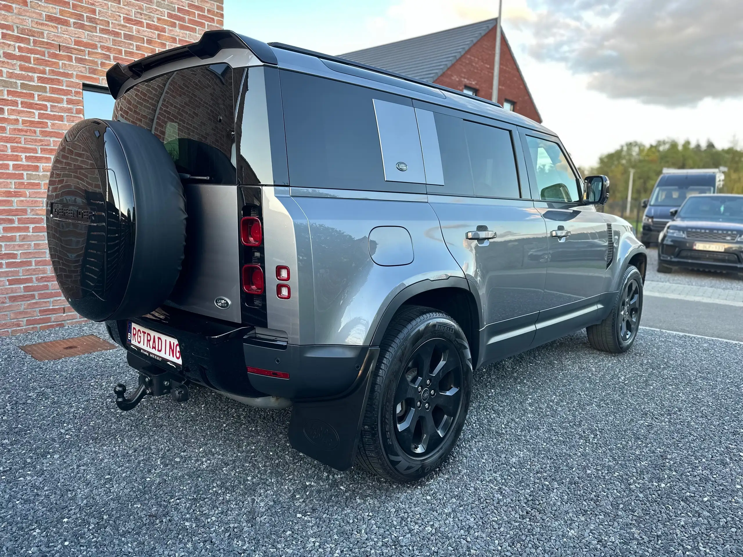 Land Rover - Defender