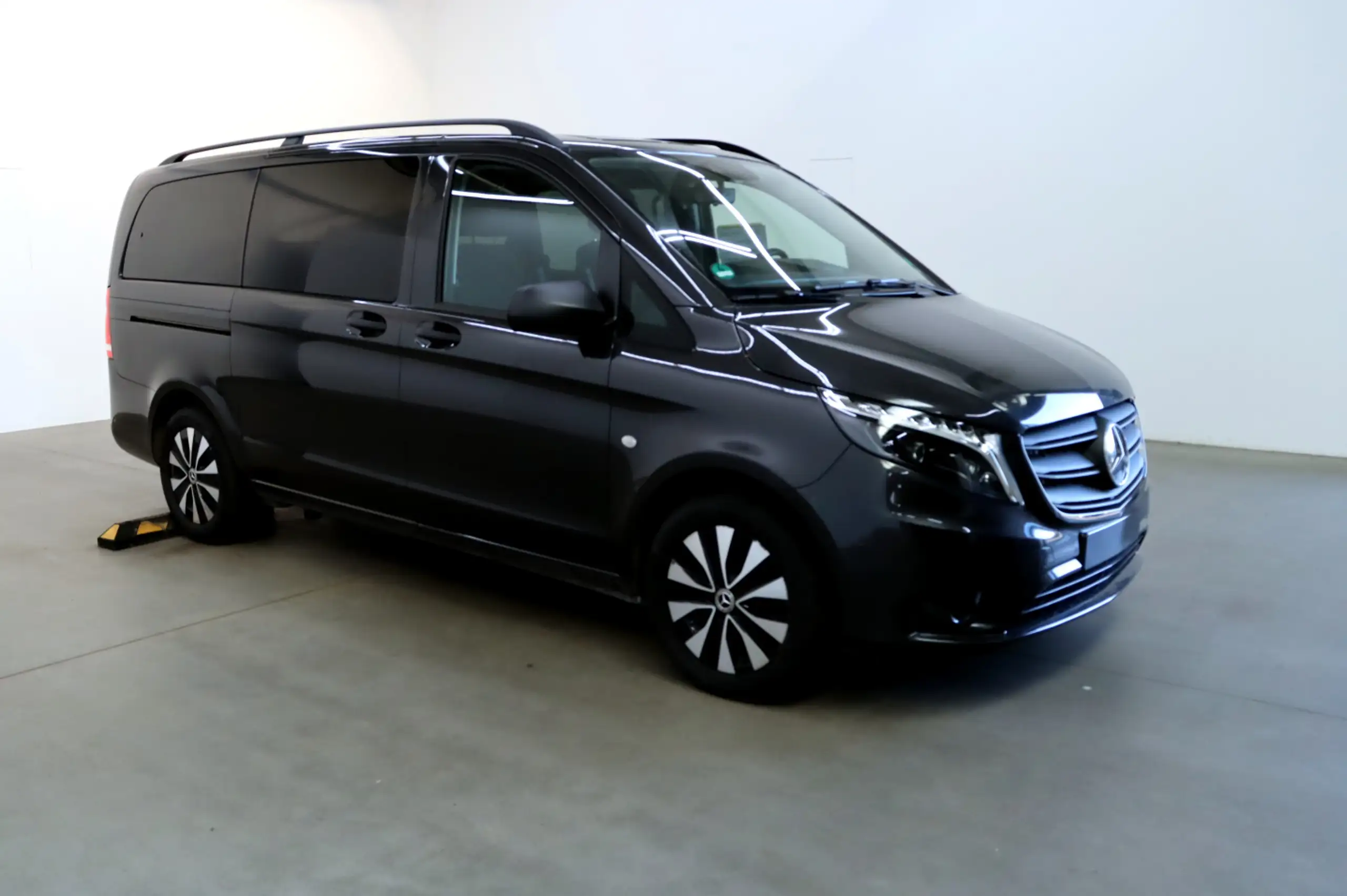 Mercedes-Benz - Vito