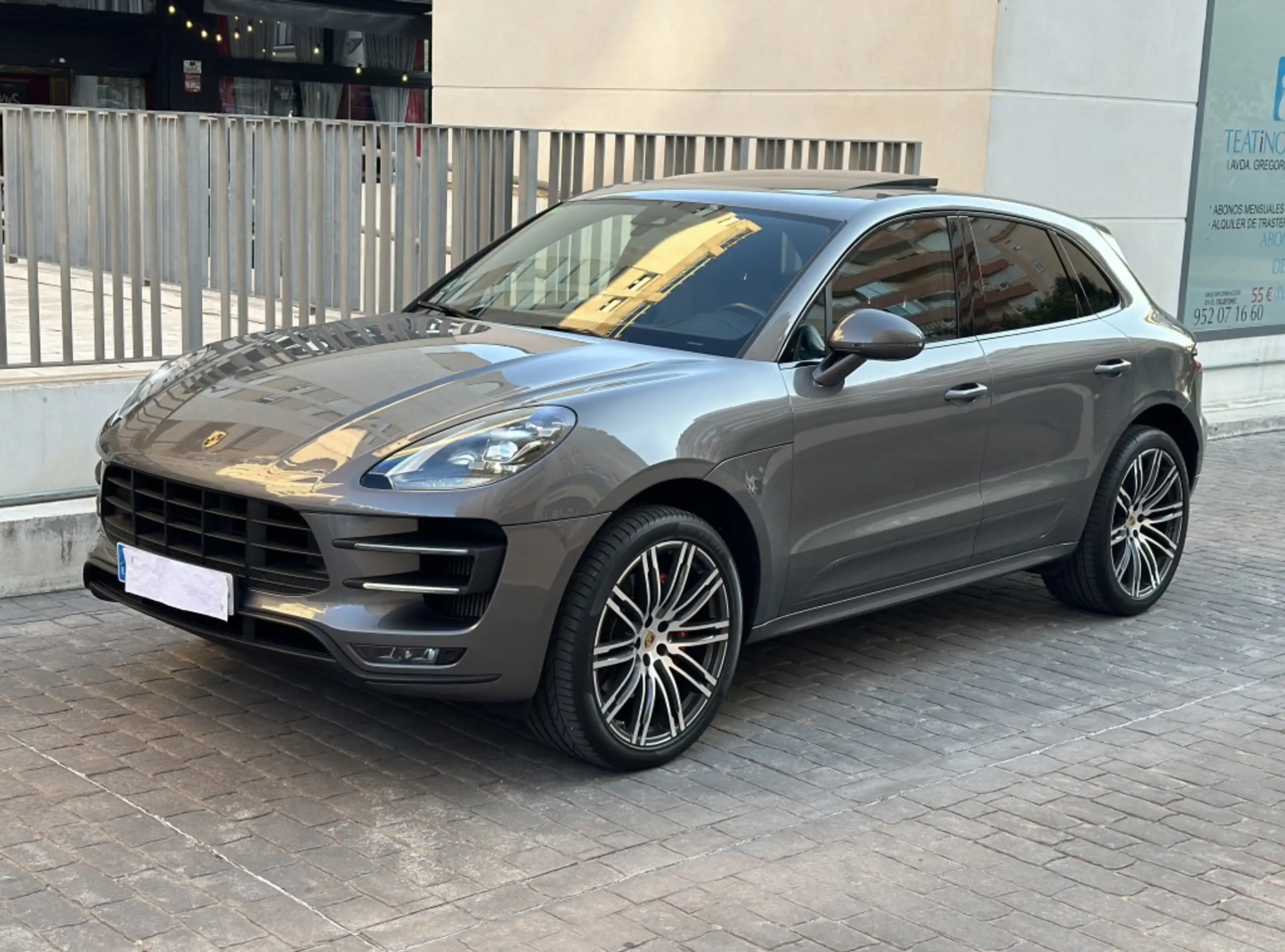 Porsche - Macan