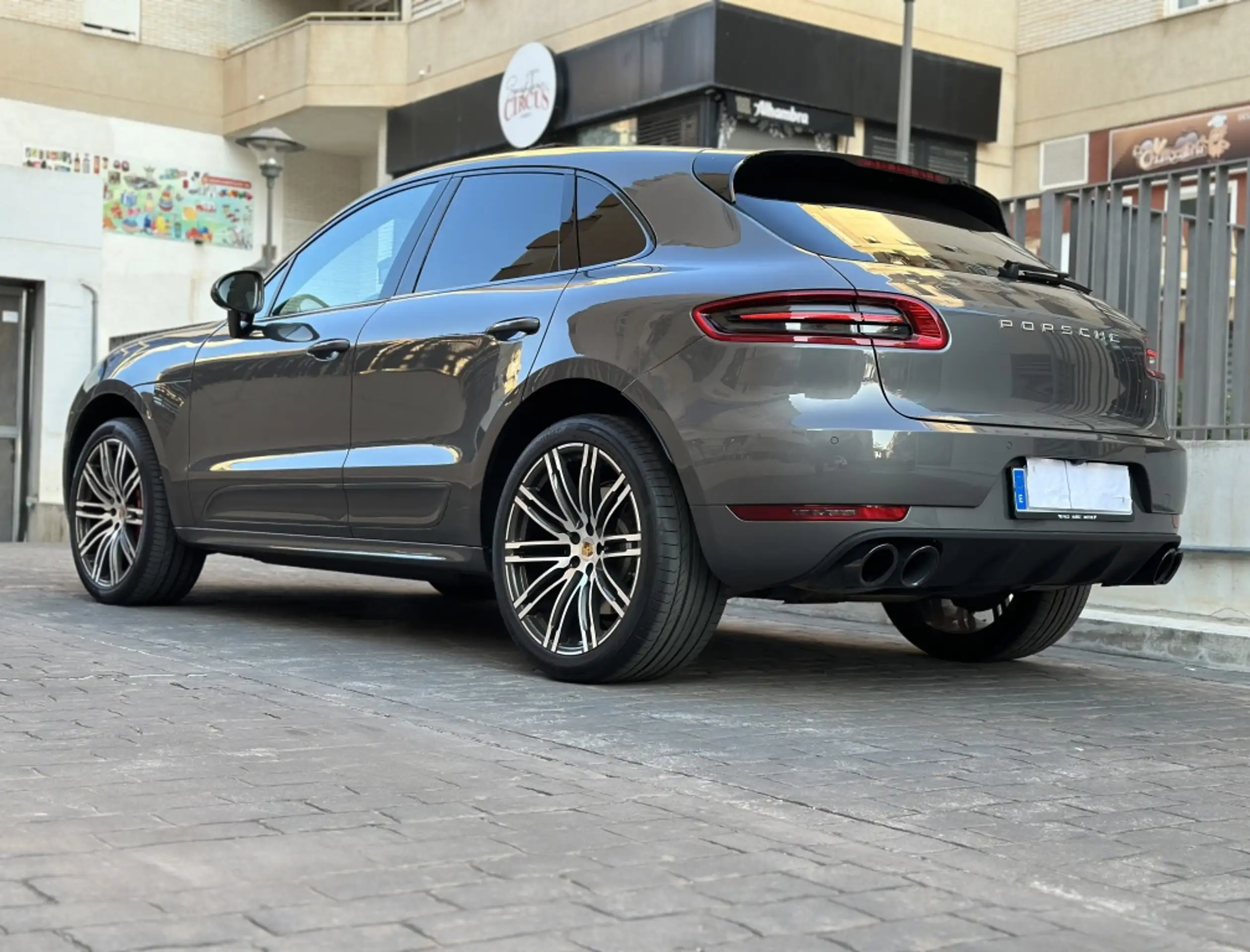 Porsche - Macan