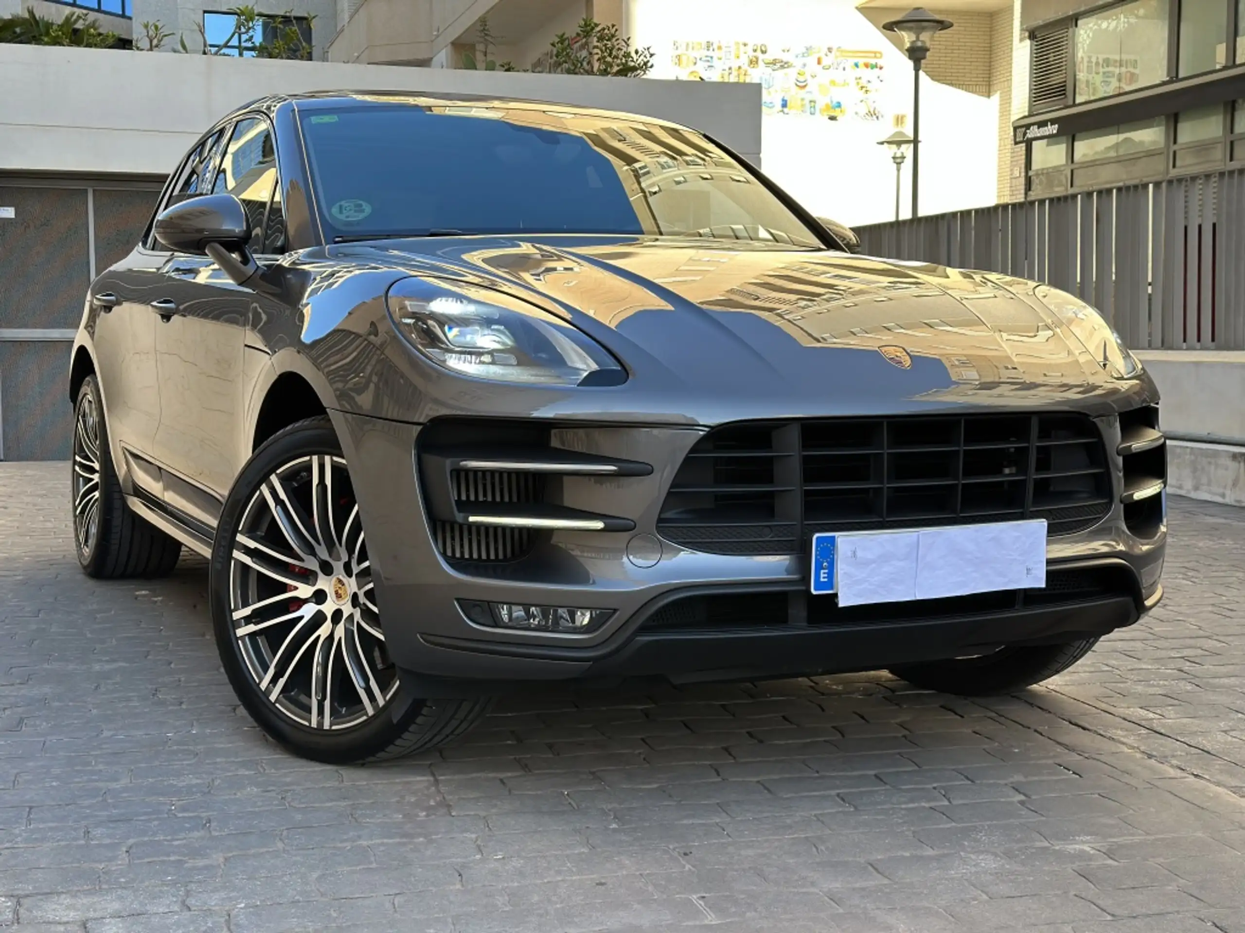 Porsche - Macan