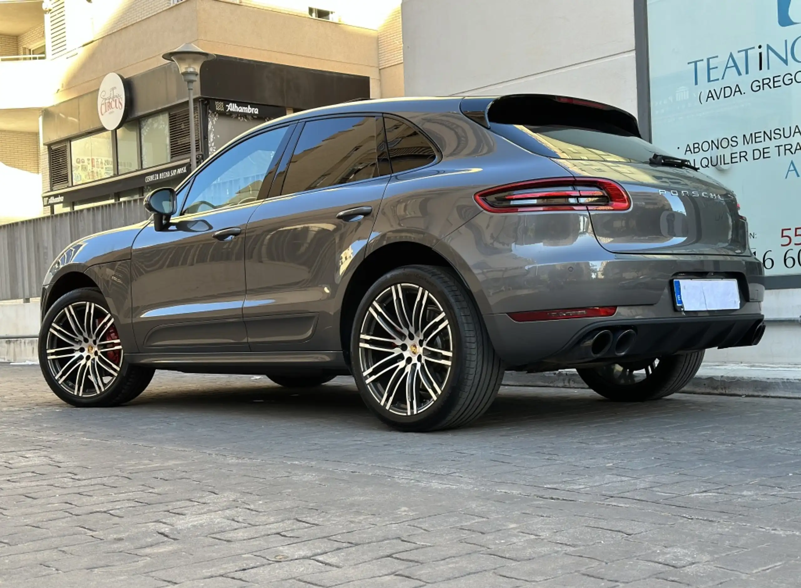 Porsche - Macan