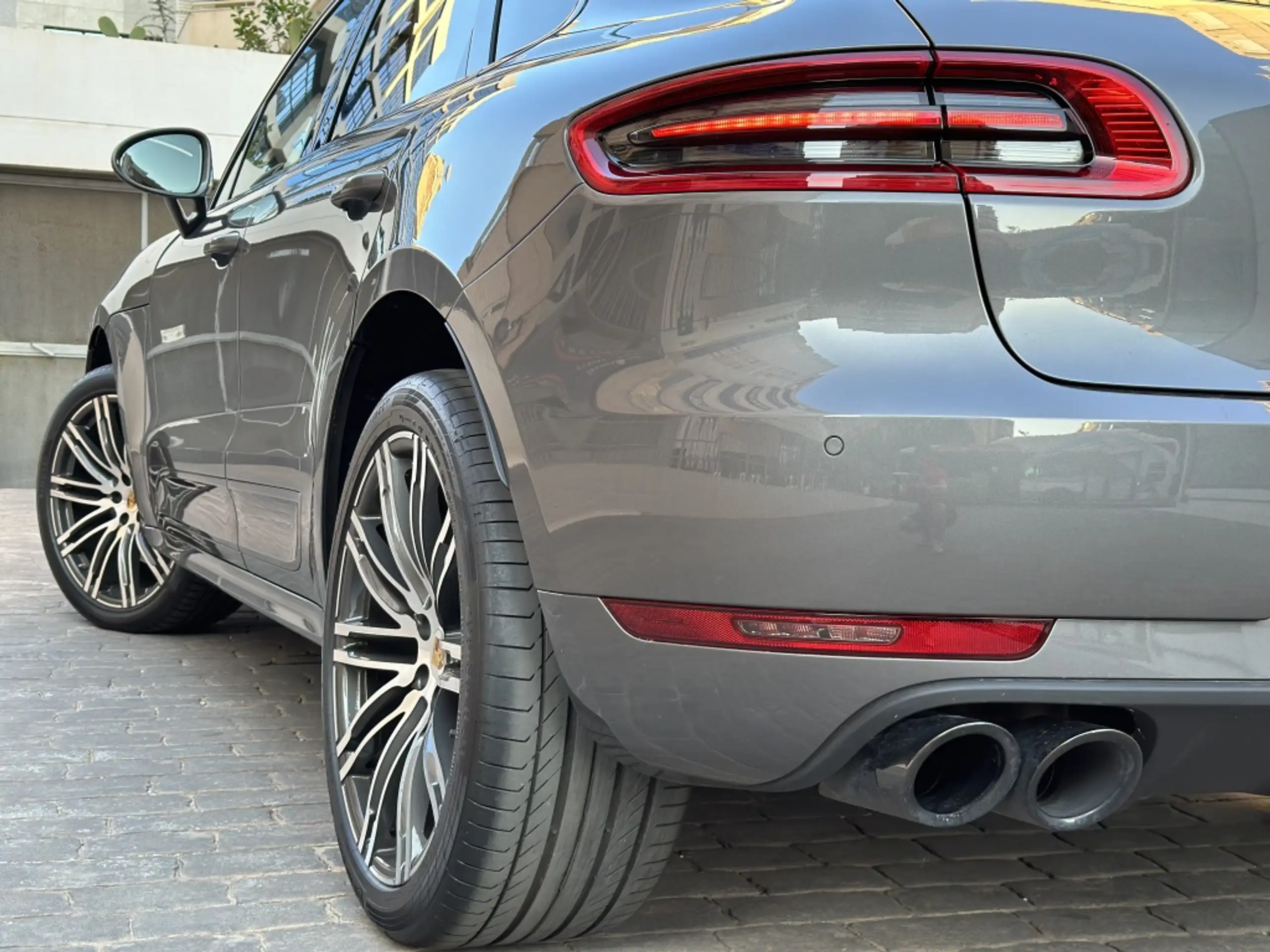 Porsche - Macan