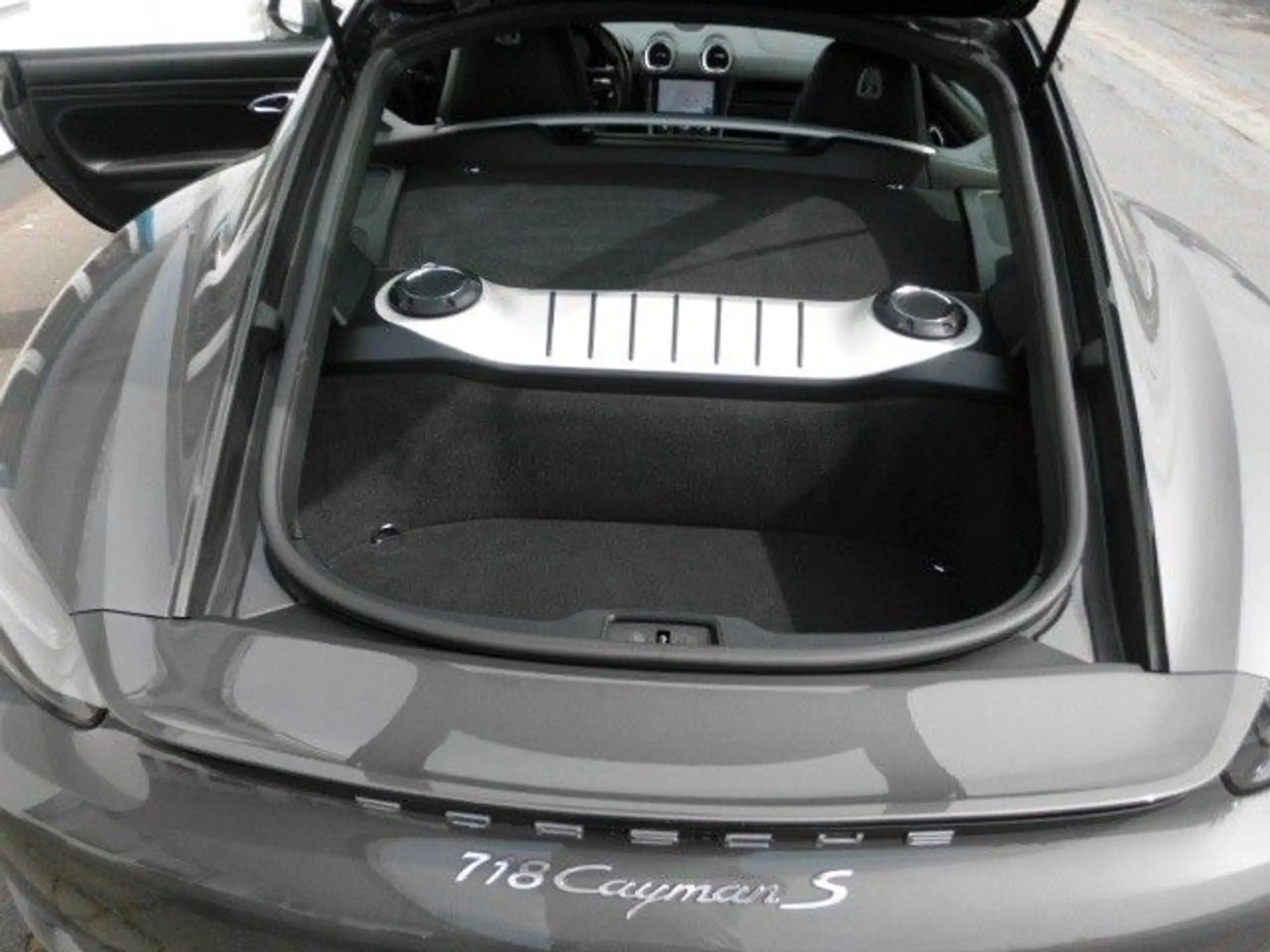 Porsche - Cayman