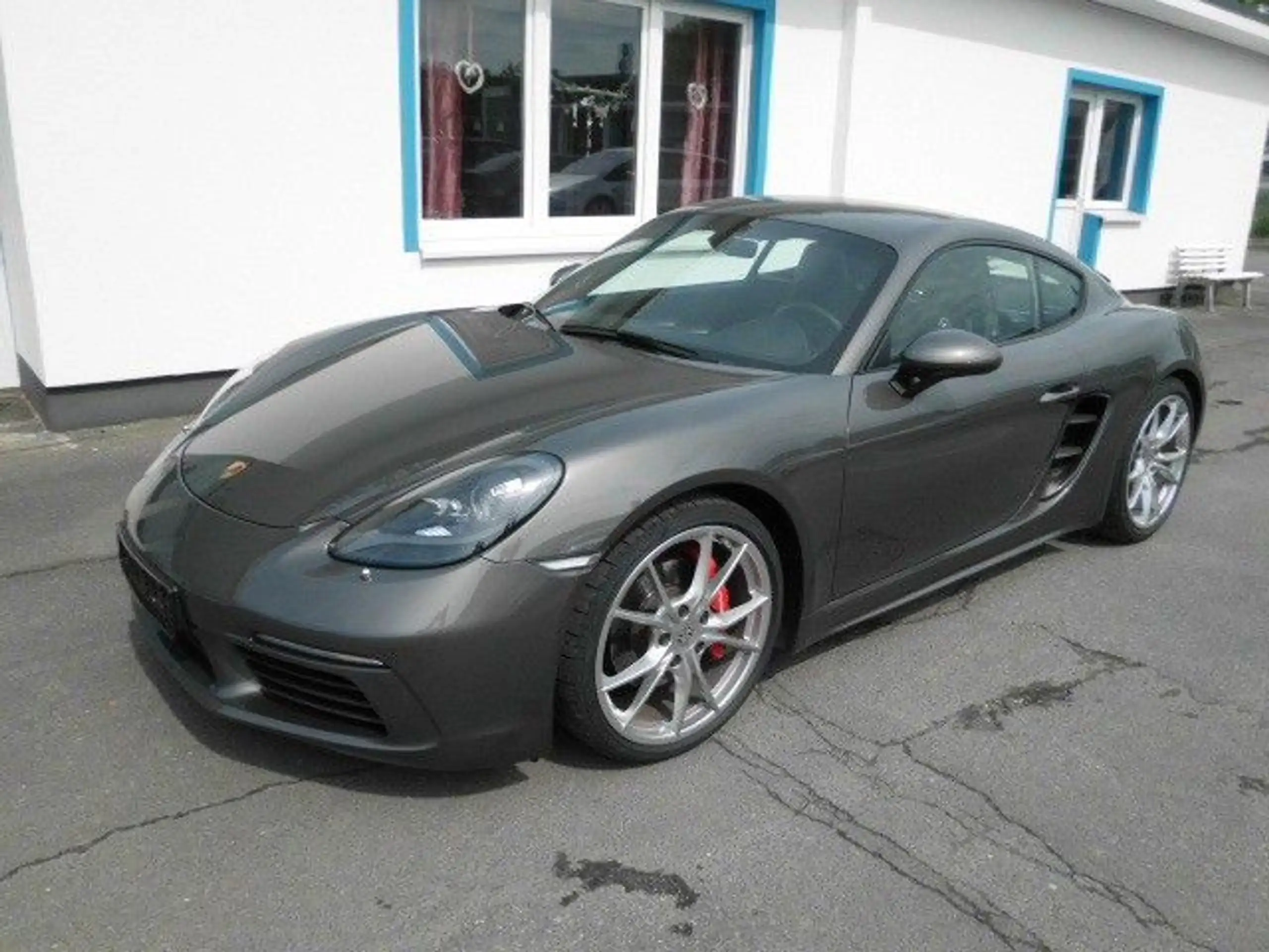 Porsche - Cayman