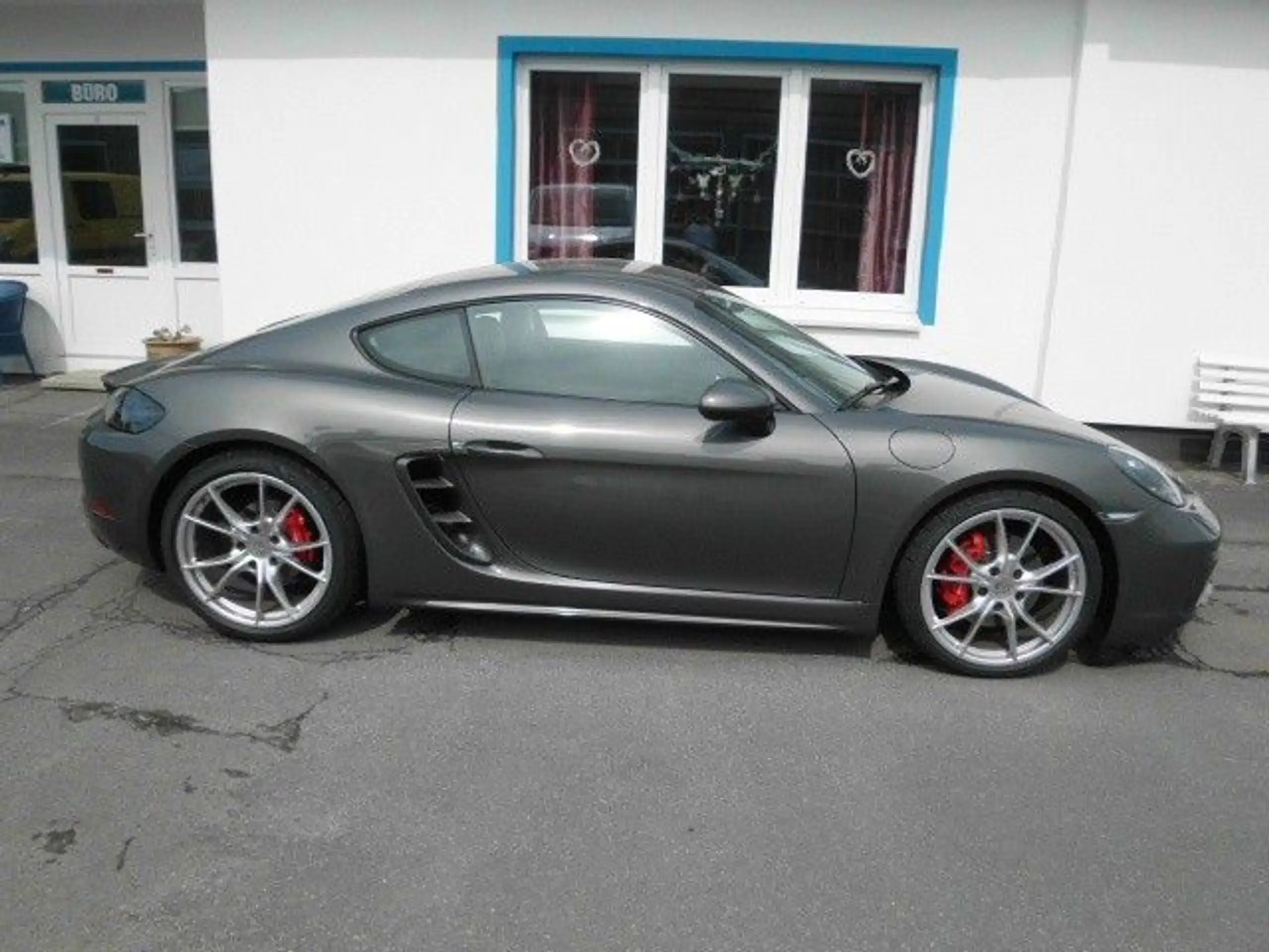 Porsche - Cayman