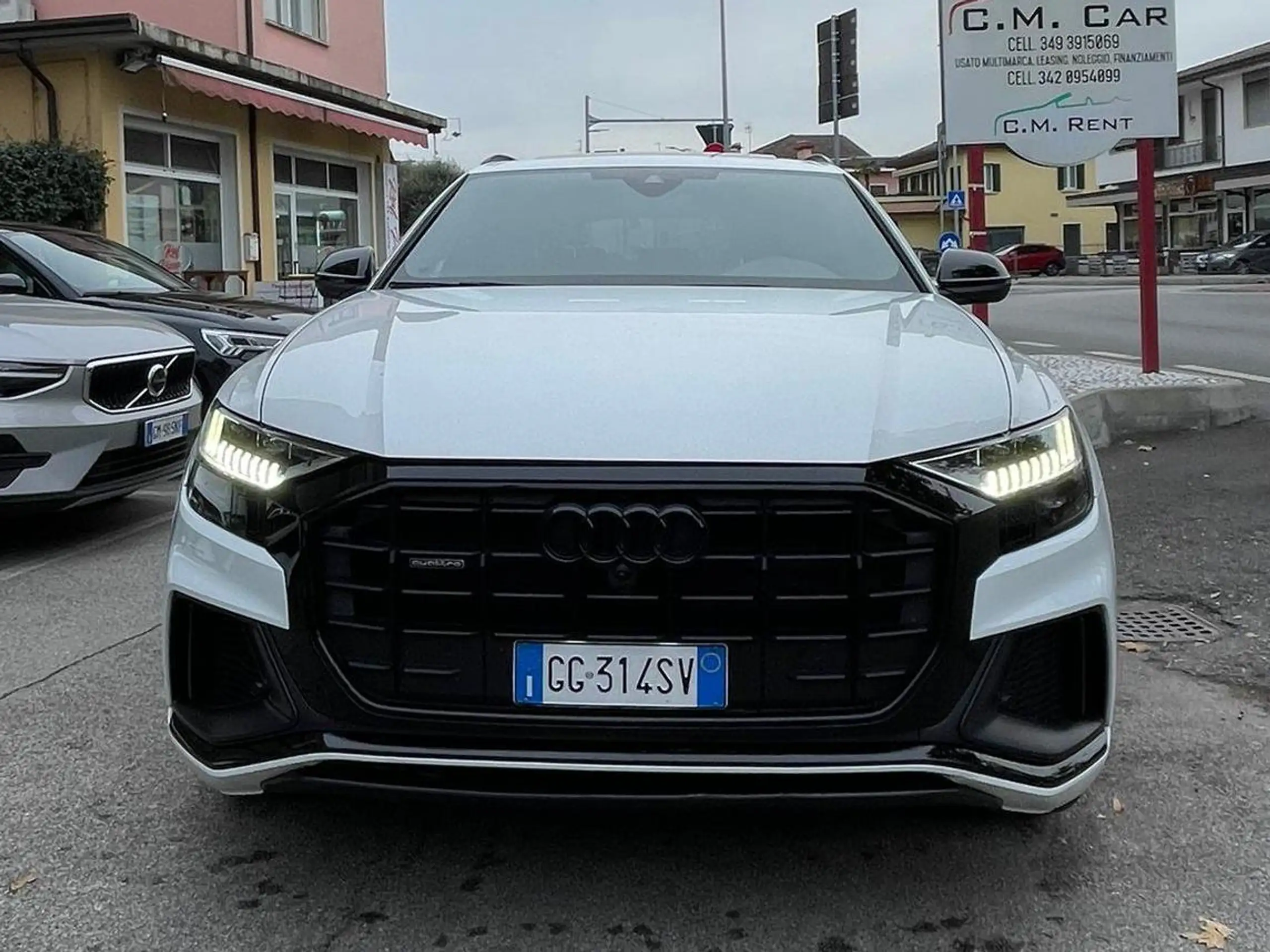 Audi - Q8