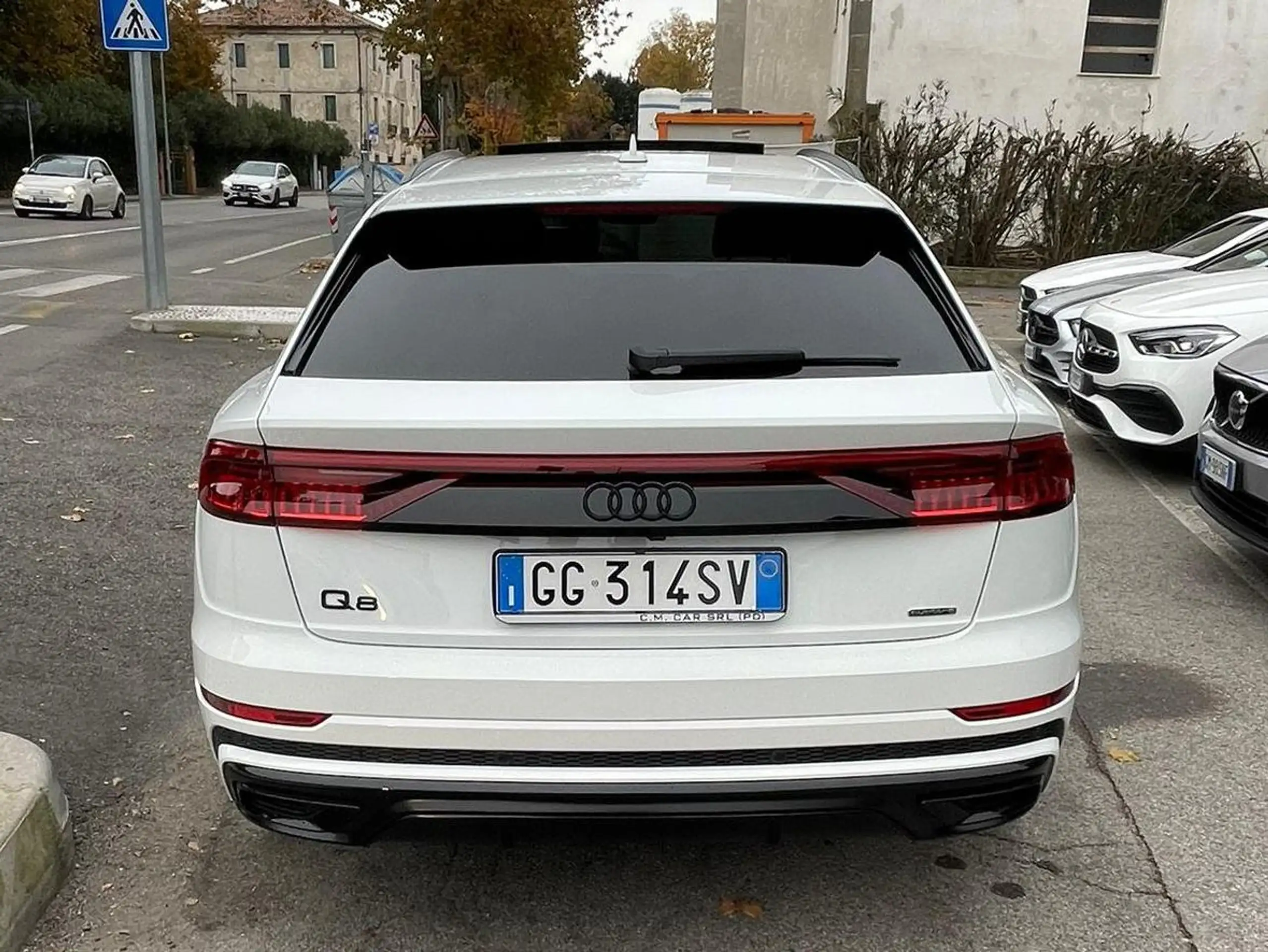 Audi - Q8