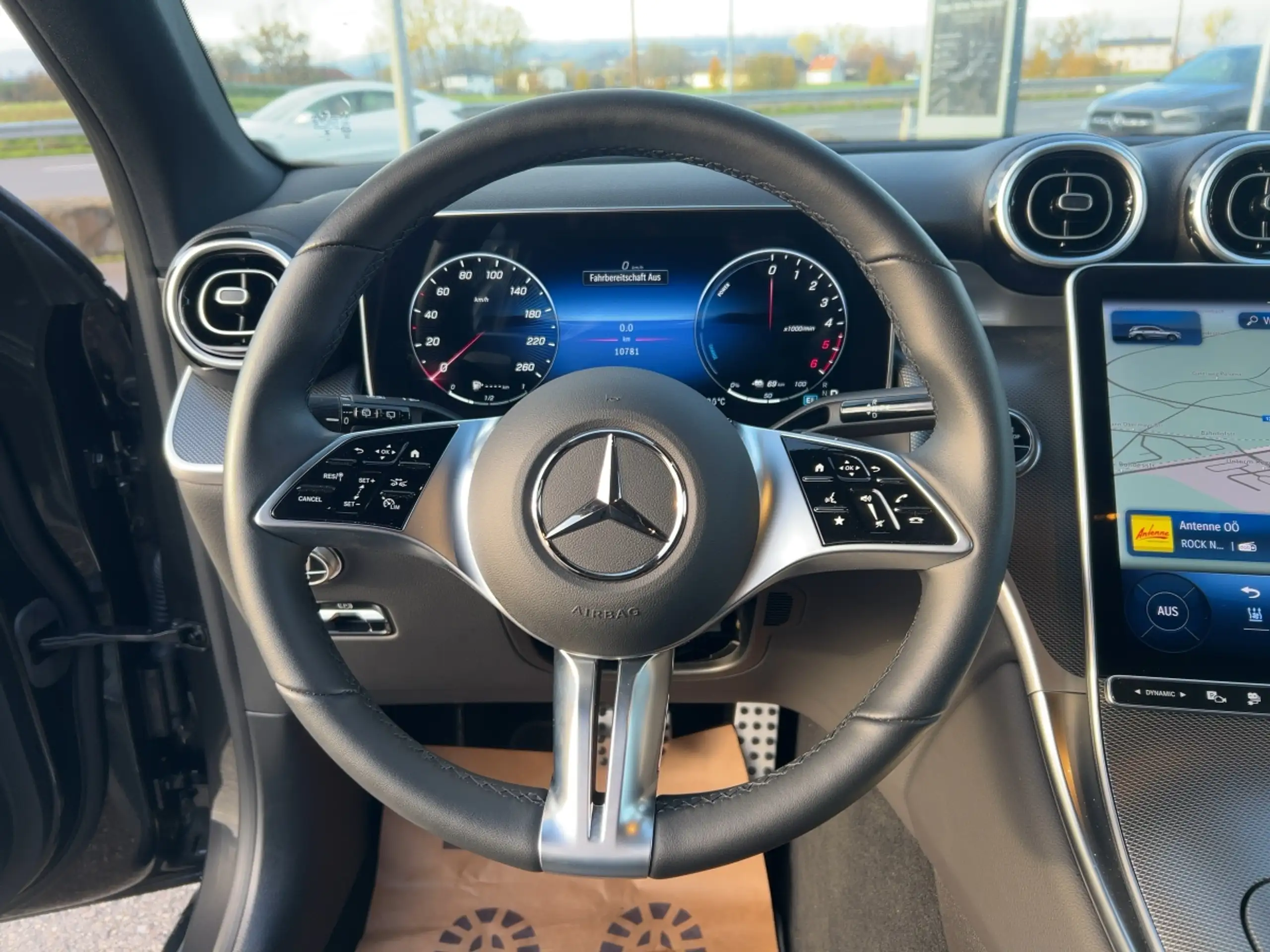 Mercedes-Benz - GLC 300