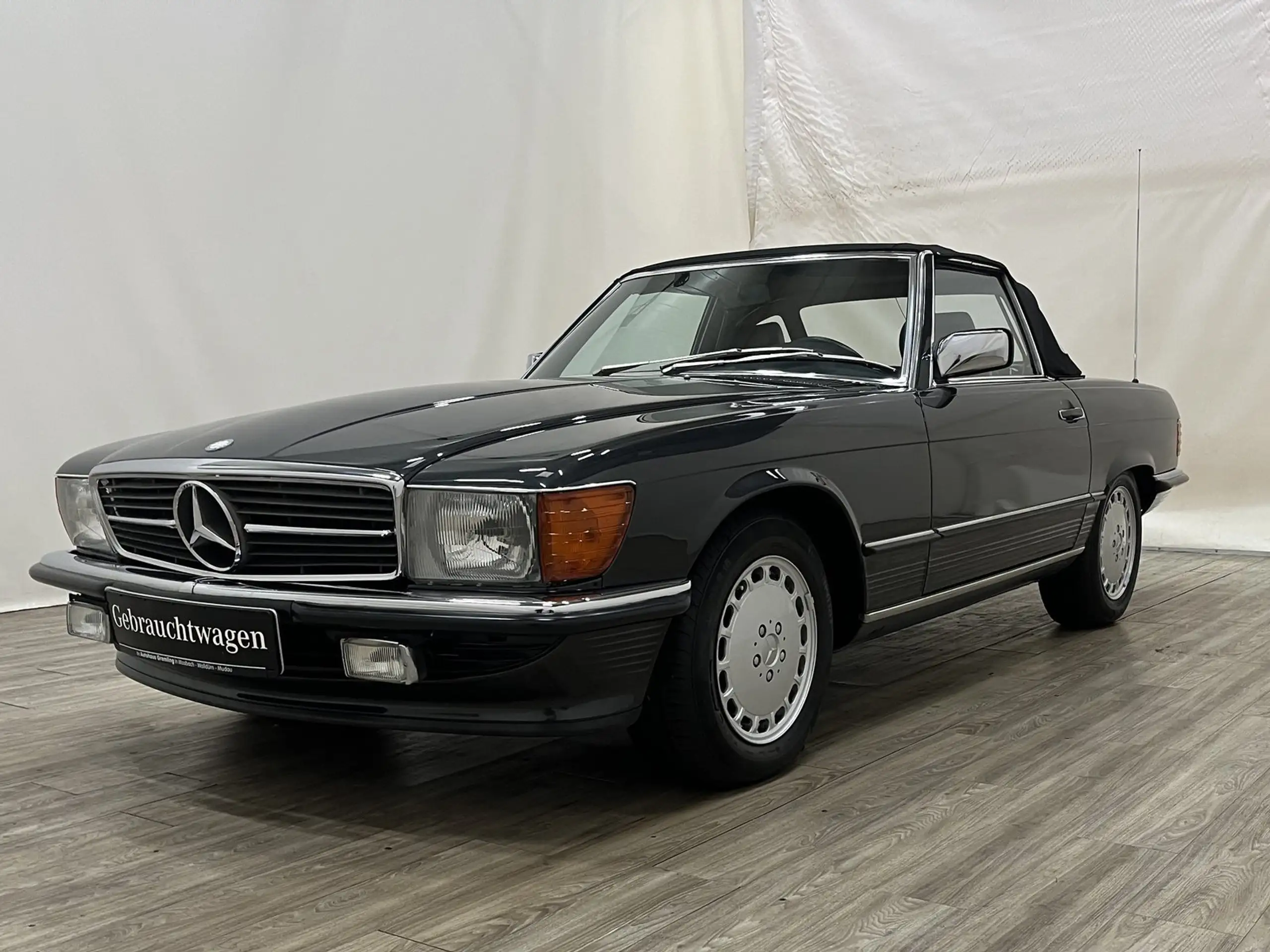 Mercedes-Benz 300 1989