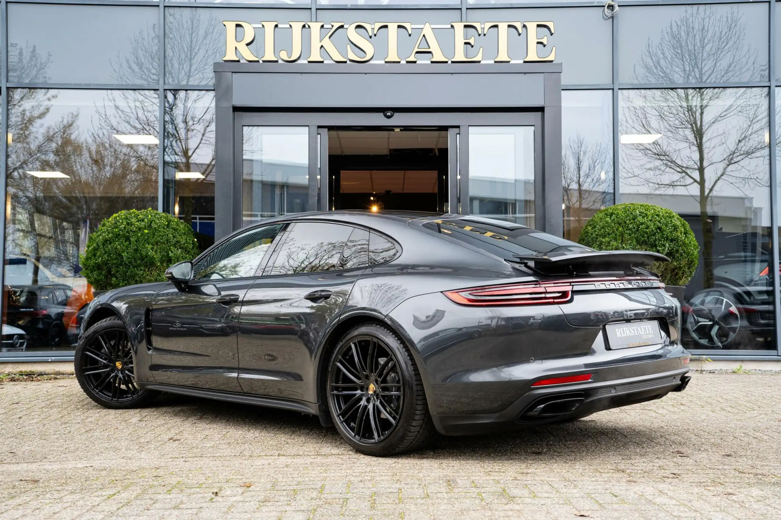 Porsche - Panamera