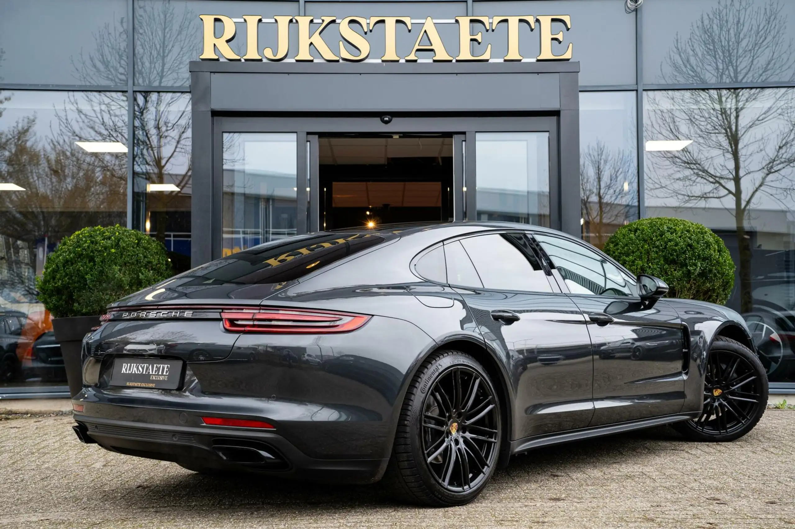 Porsche - Panamera