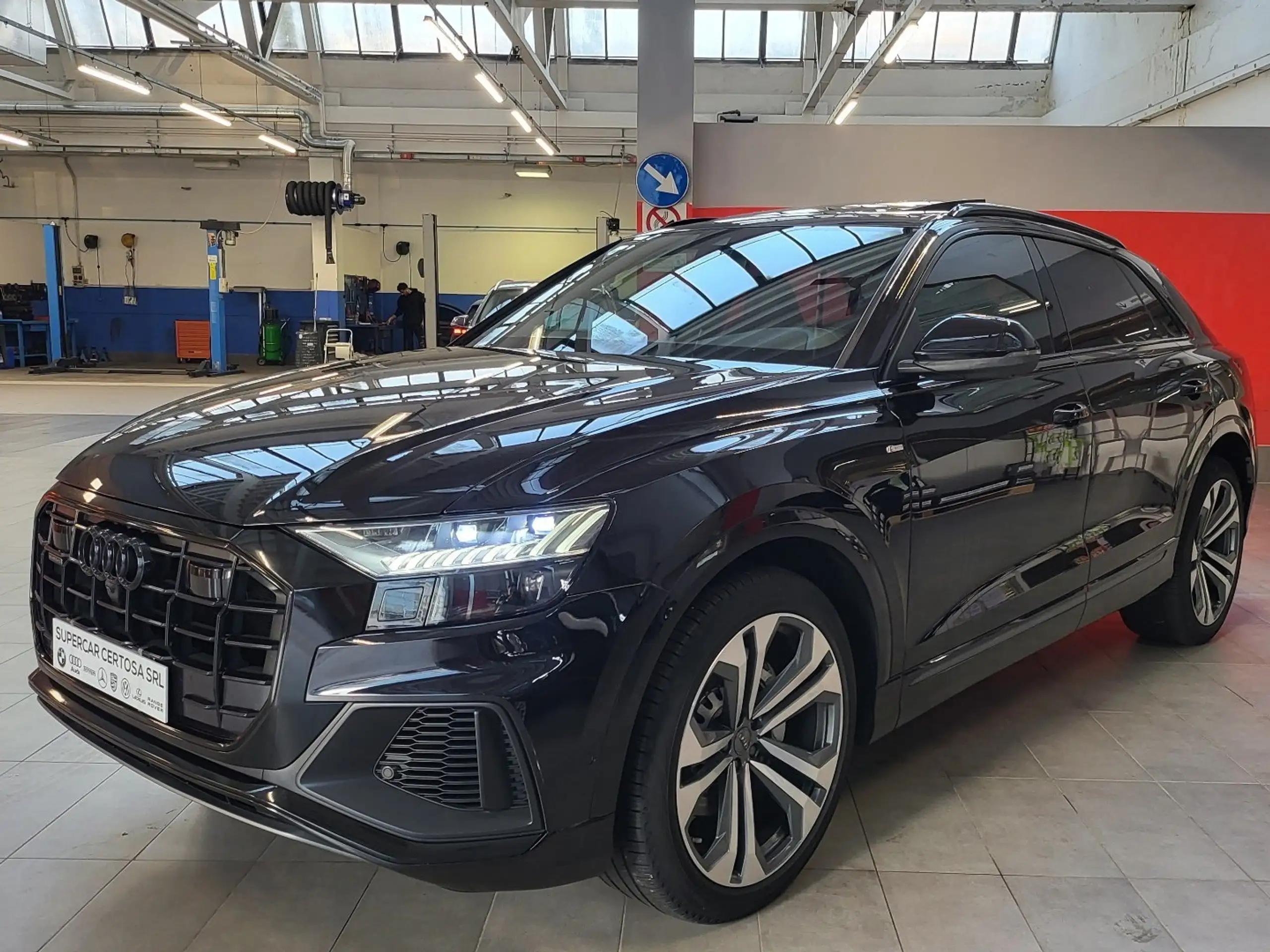 Audi - Q8