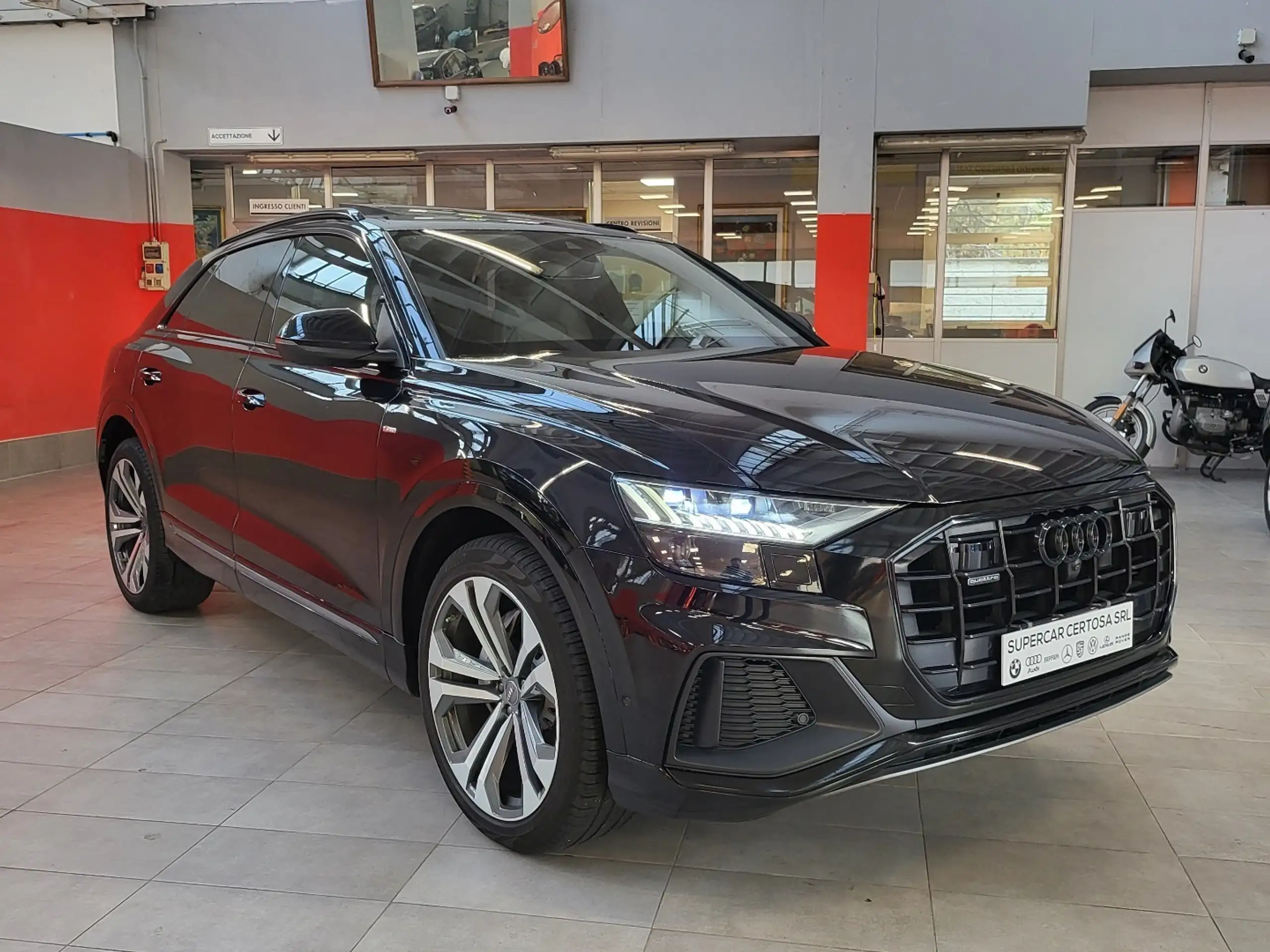 Audi - Q8