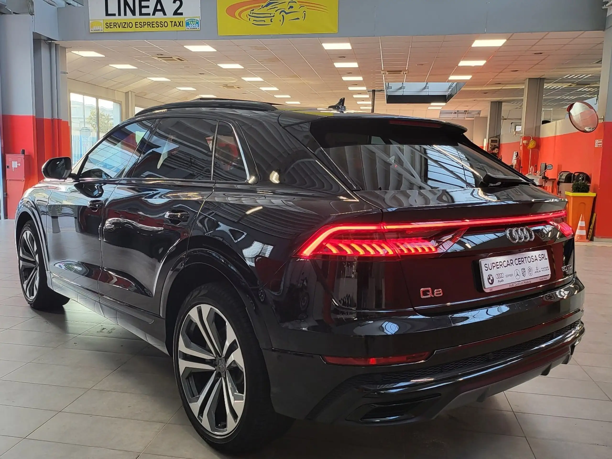 Audi - Q8