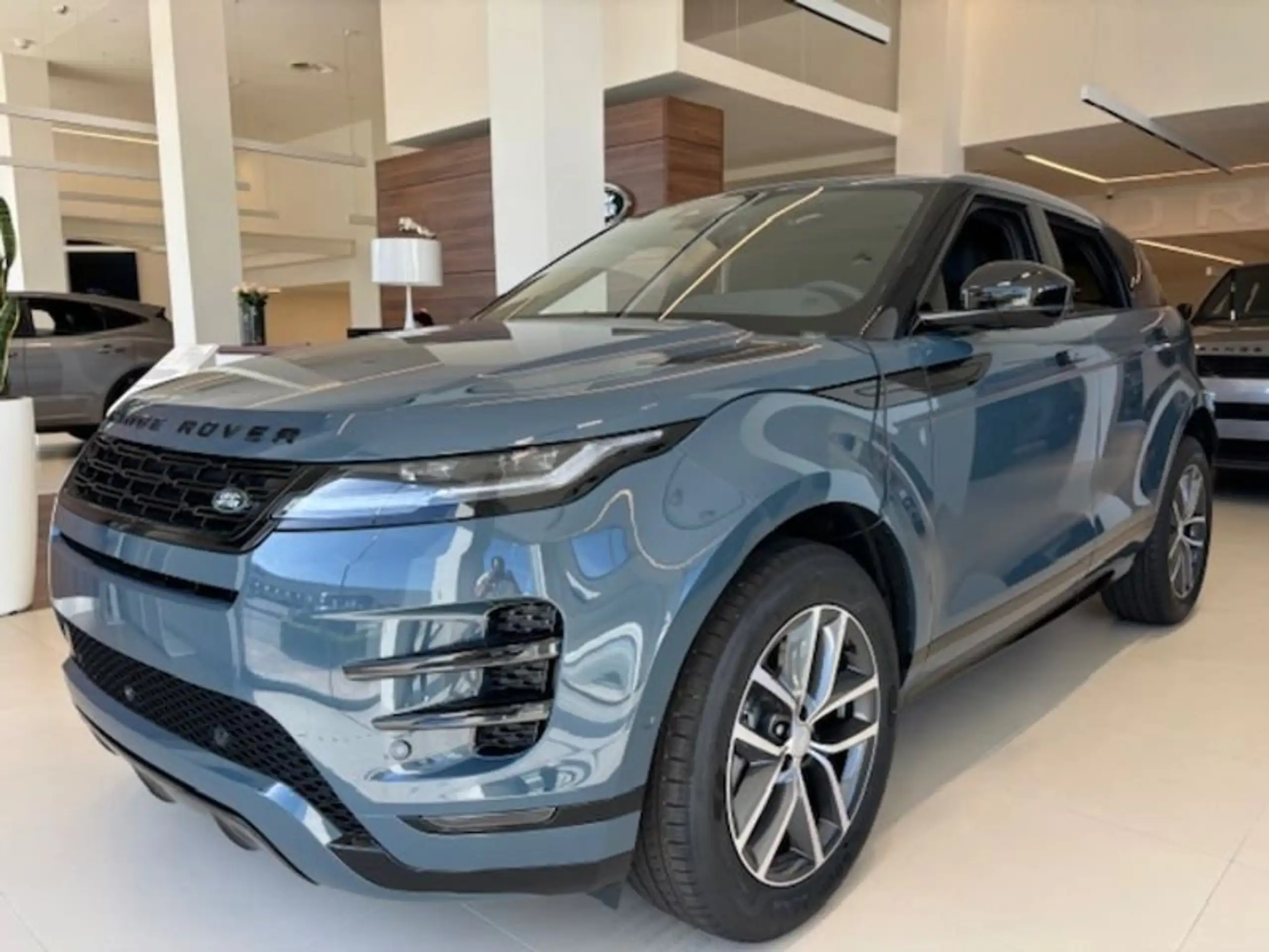 Land Rover - Range Rover Evoque