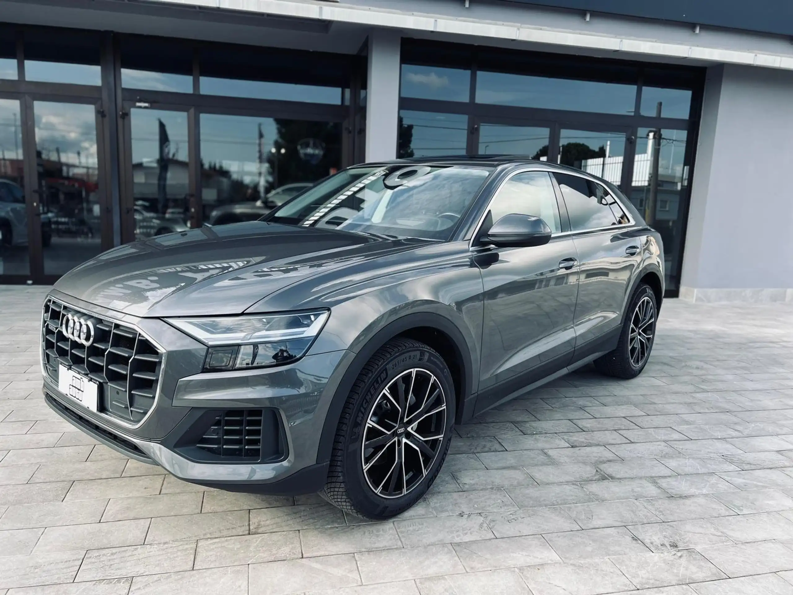 Audi - Q8