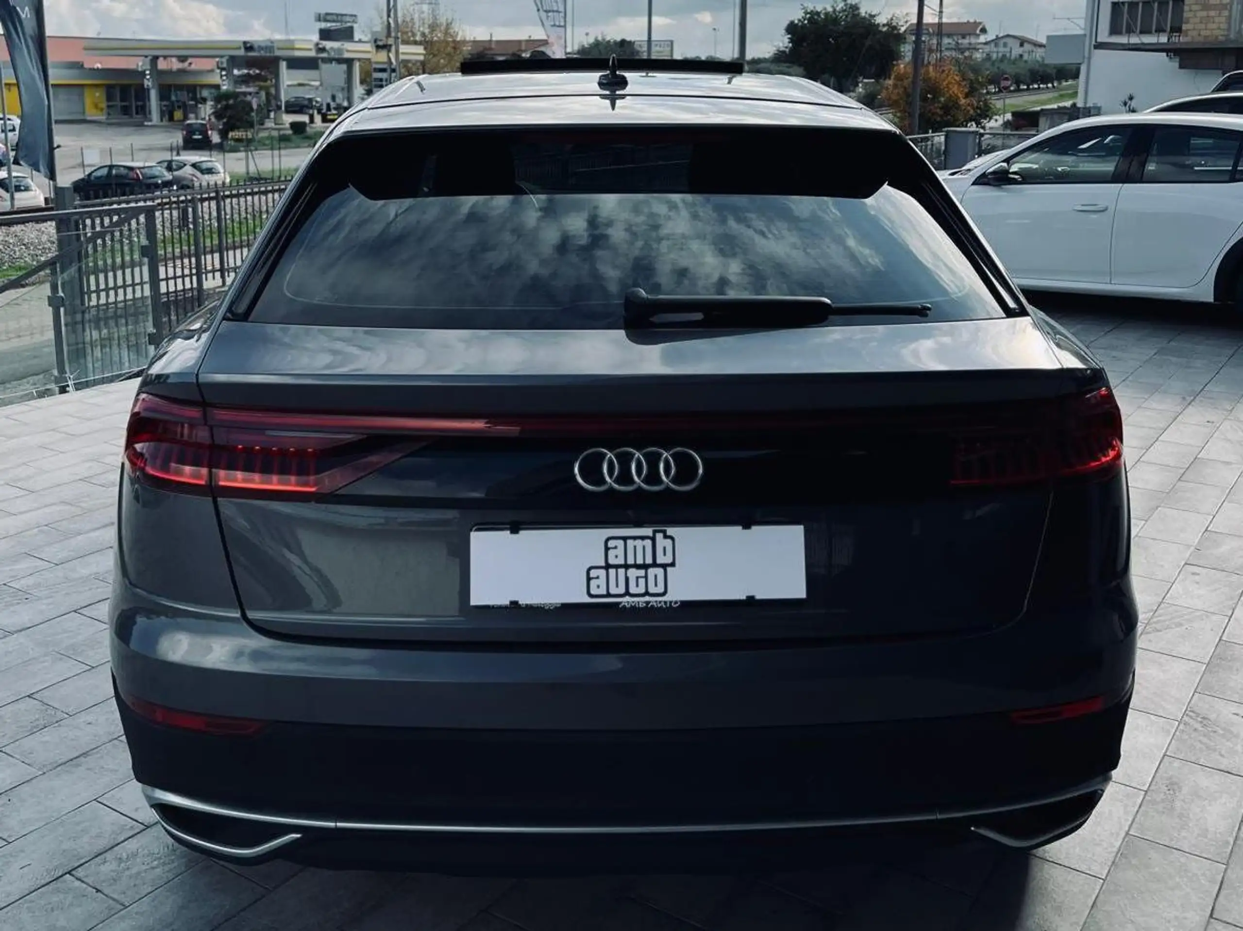 Audi - Q8