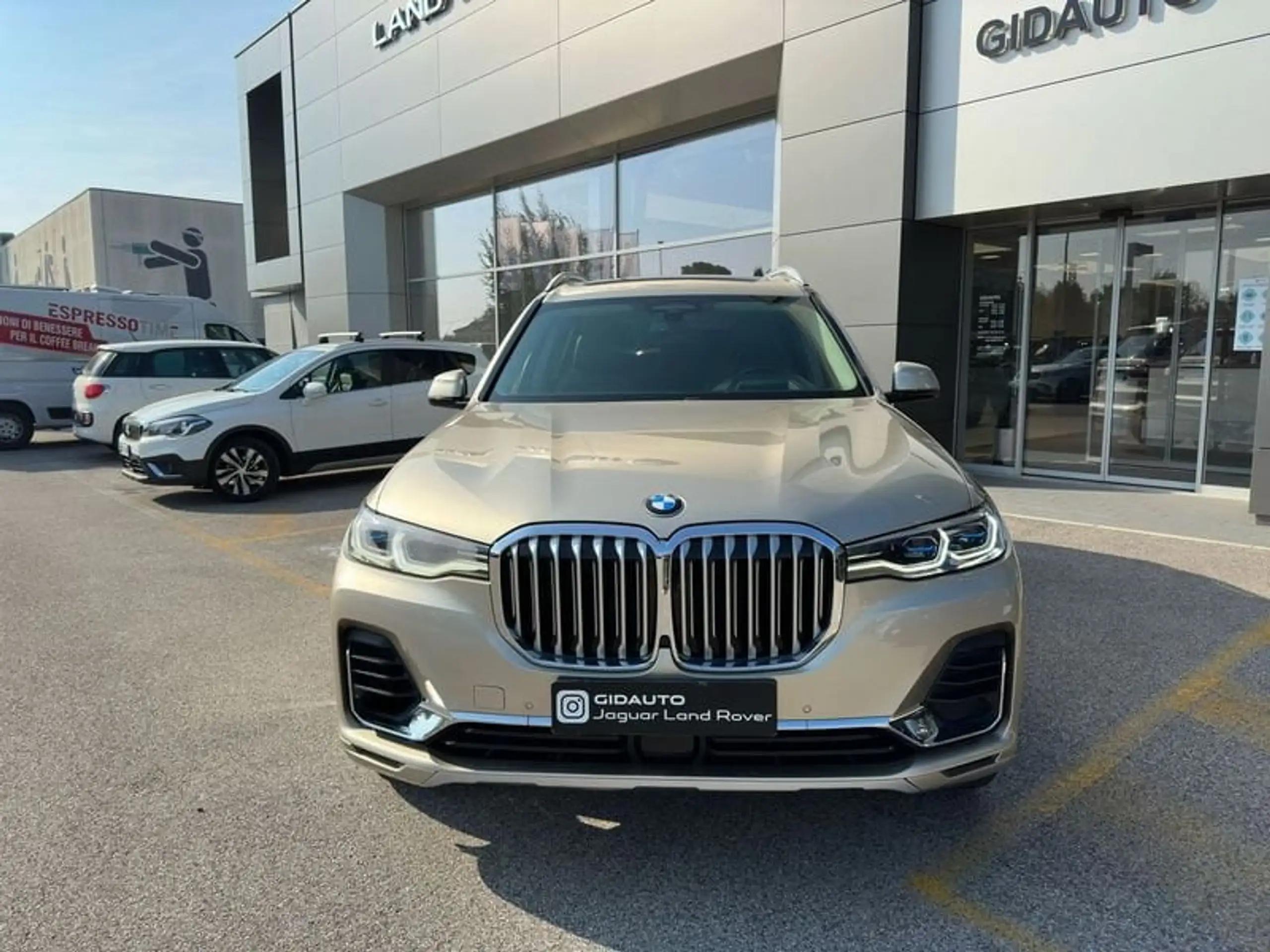 BMW - X7