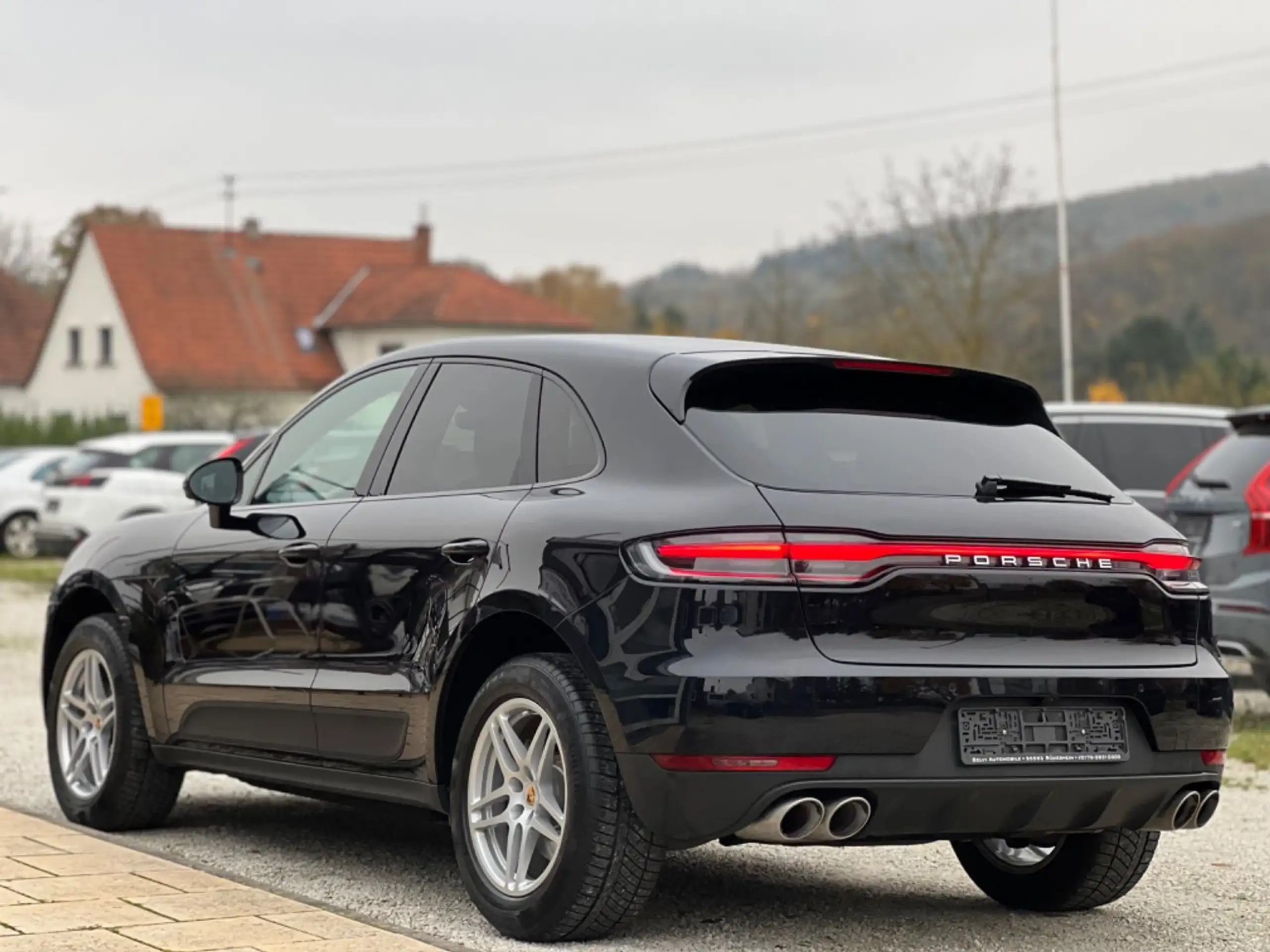 Porsche - Macan