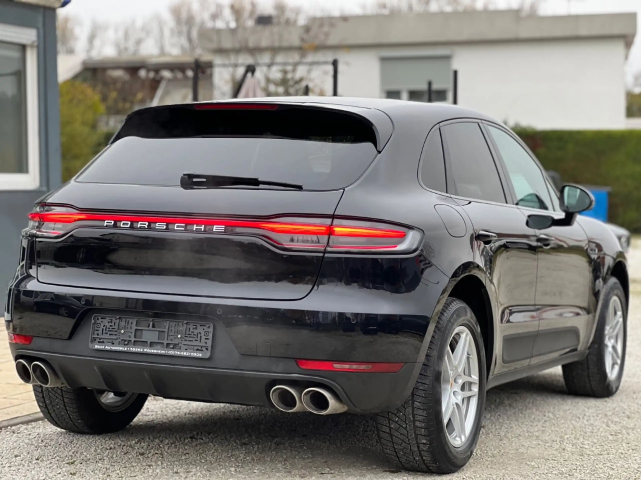 Porsche - Macan