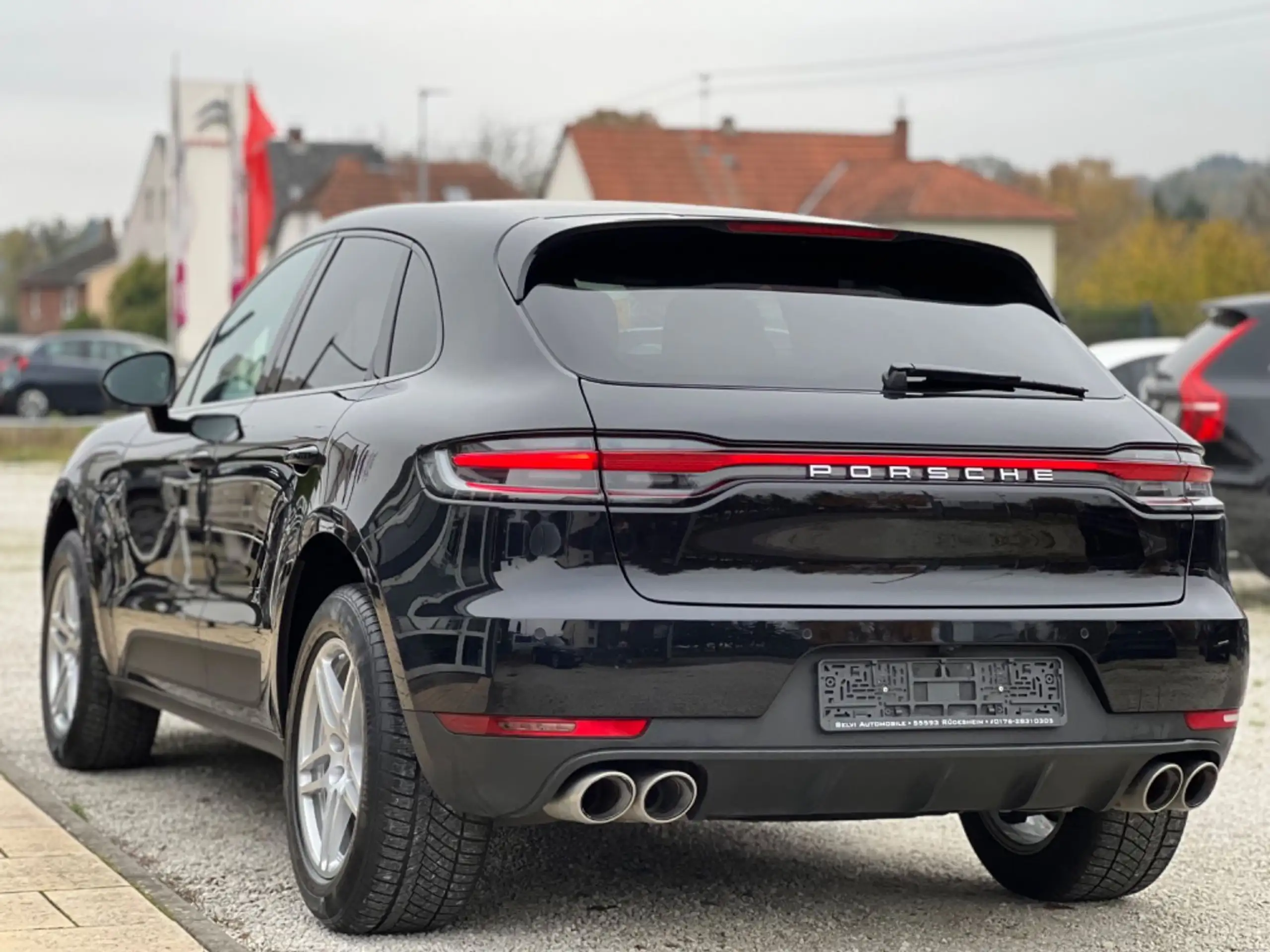 Porsche - Macan