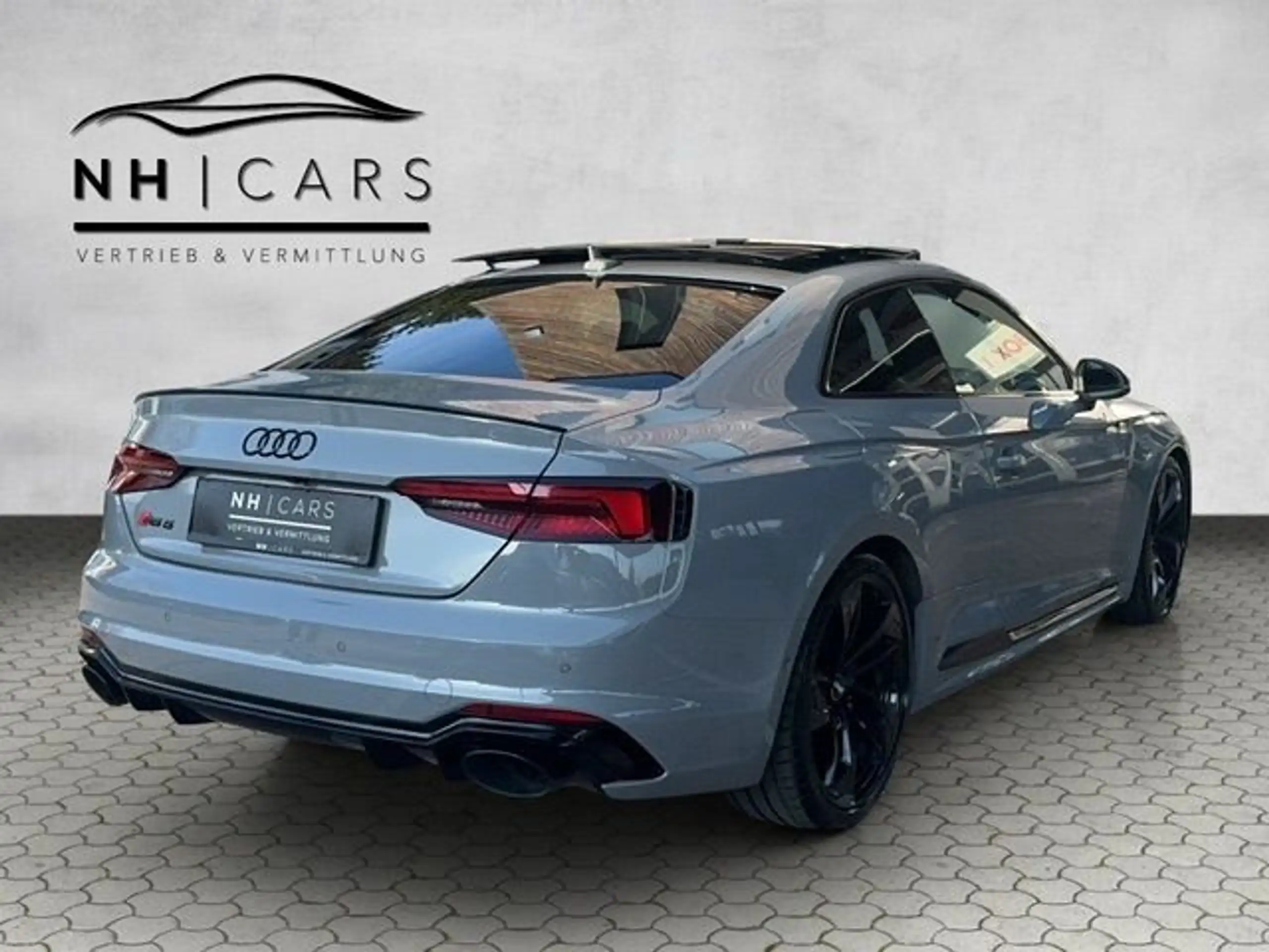 Audi - RS5