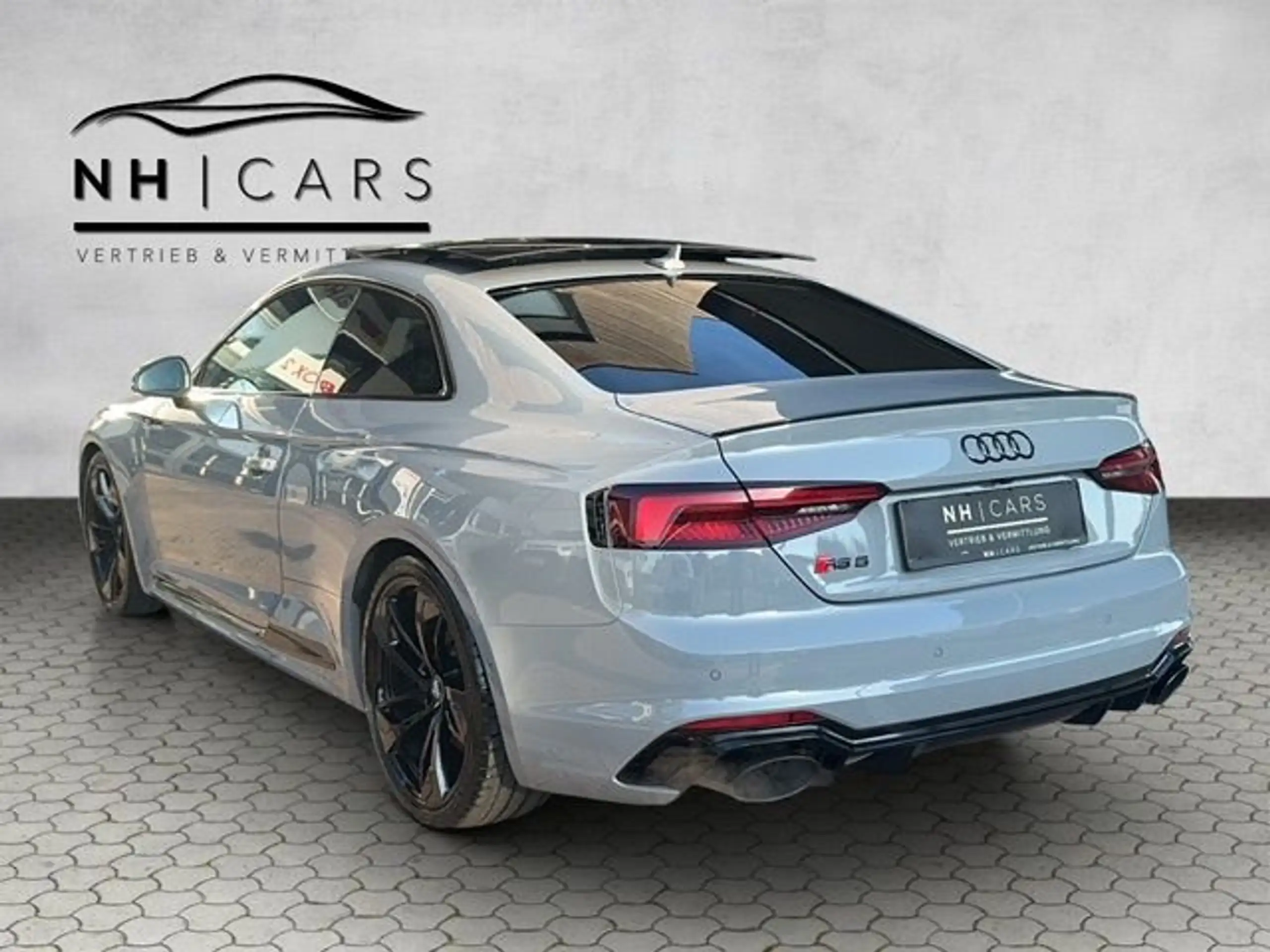 Audi - RS5