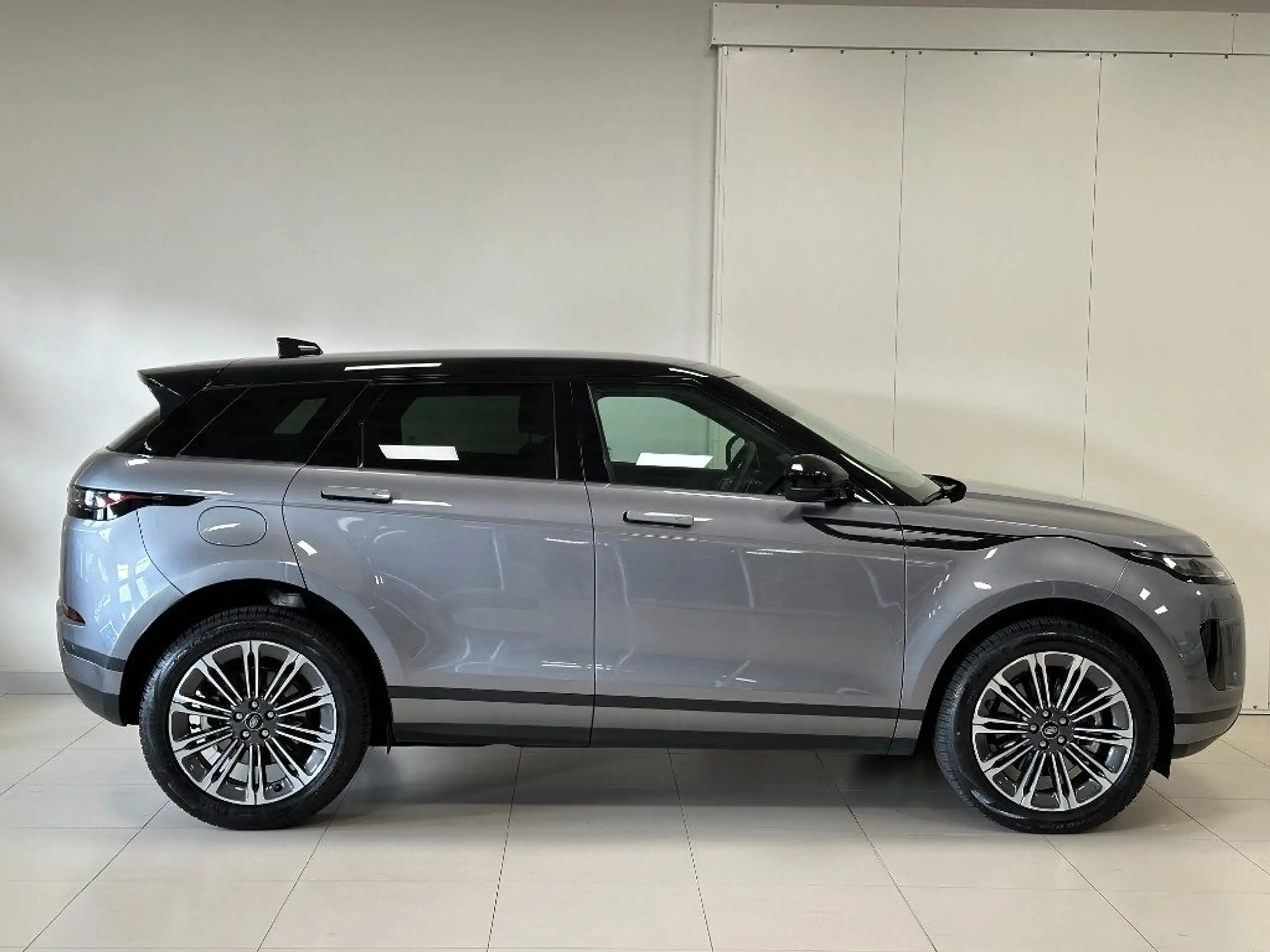 Land Rover - Range Rover Evoque