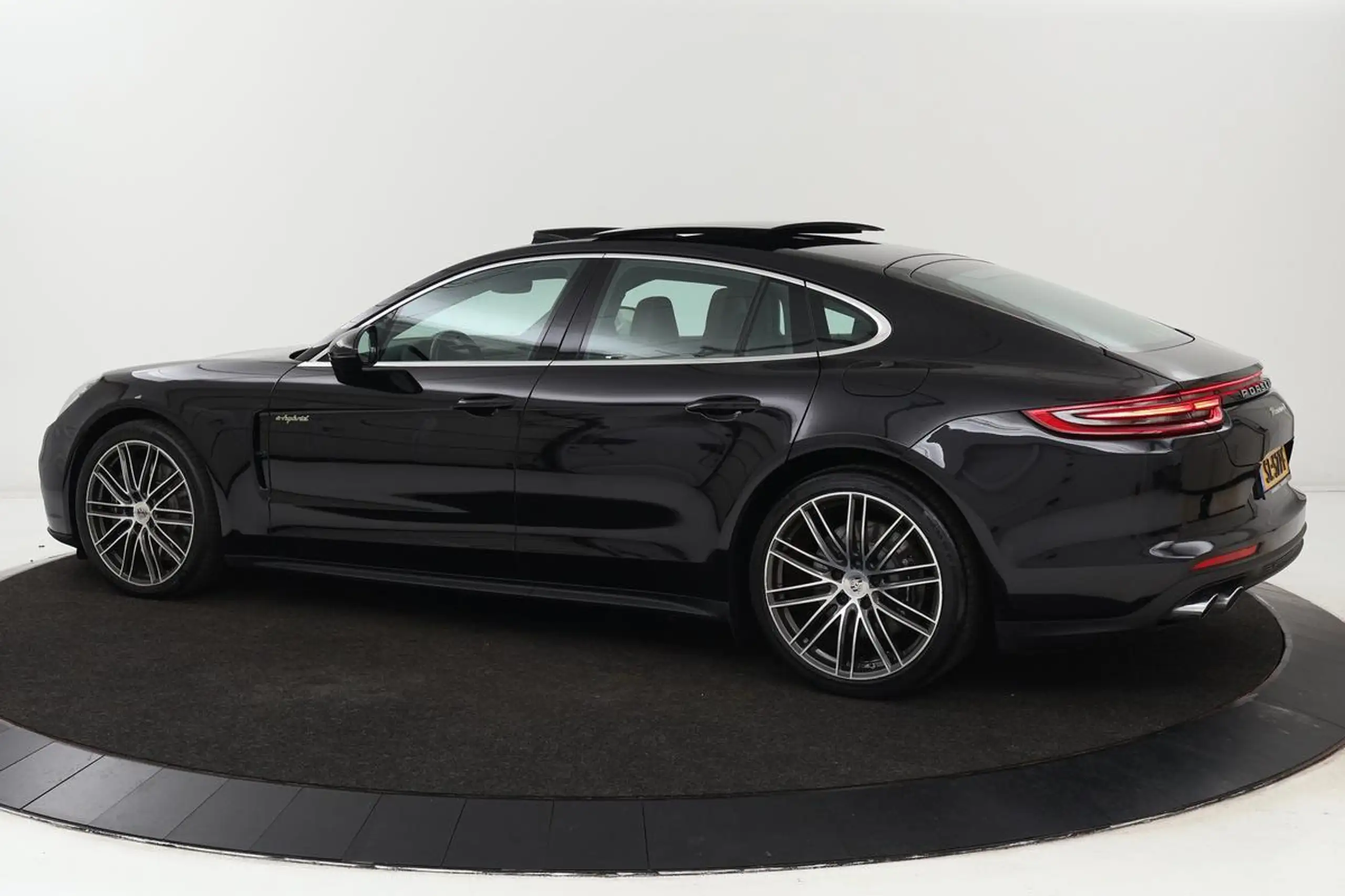 Porsche - Panamera