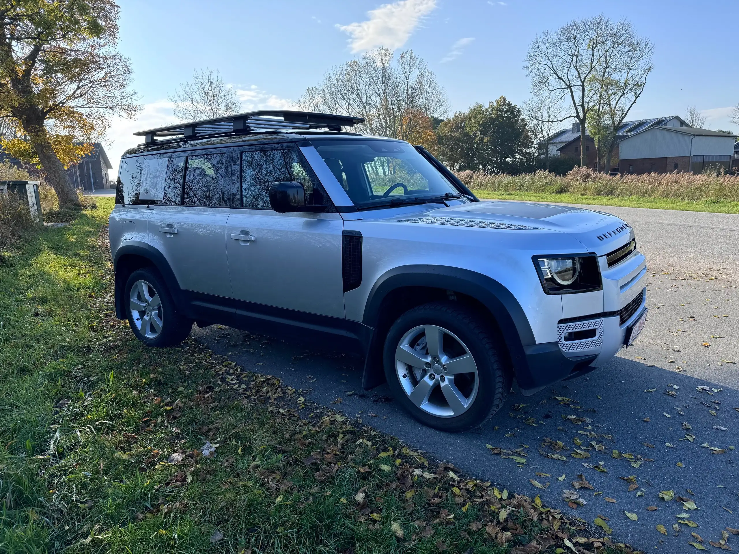 Land Rover - Defender