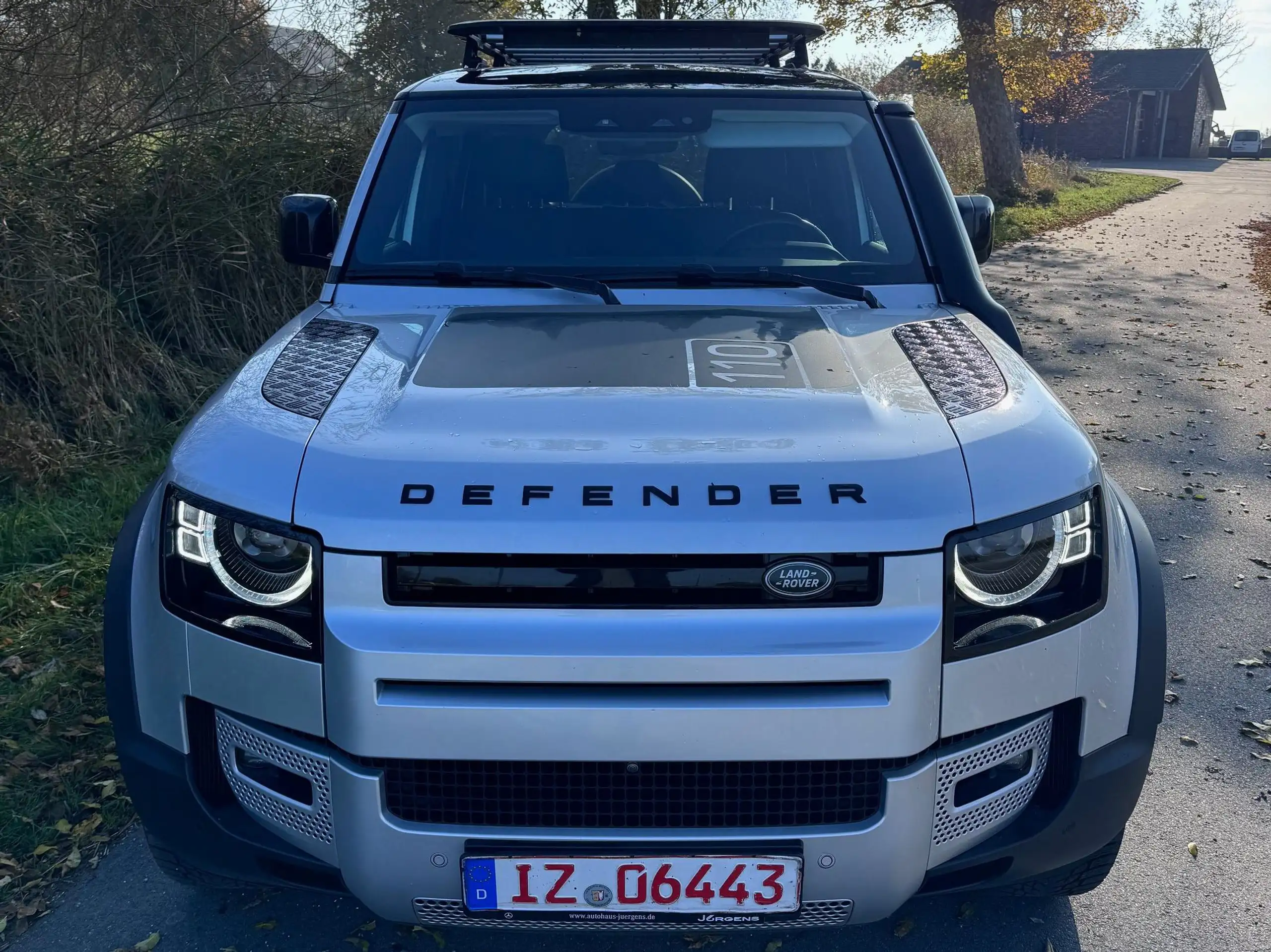 Land Rover - Defender