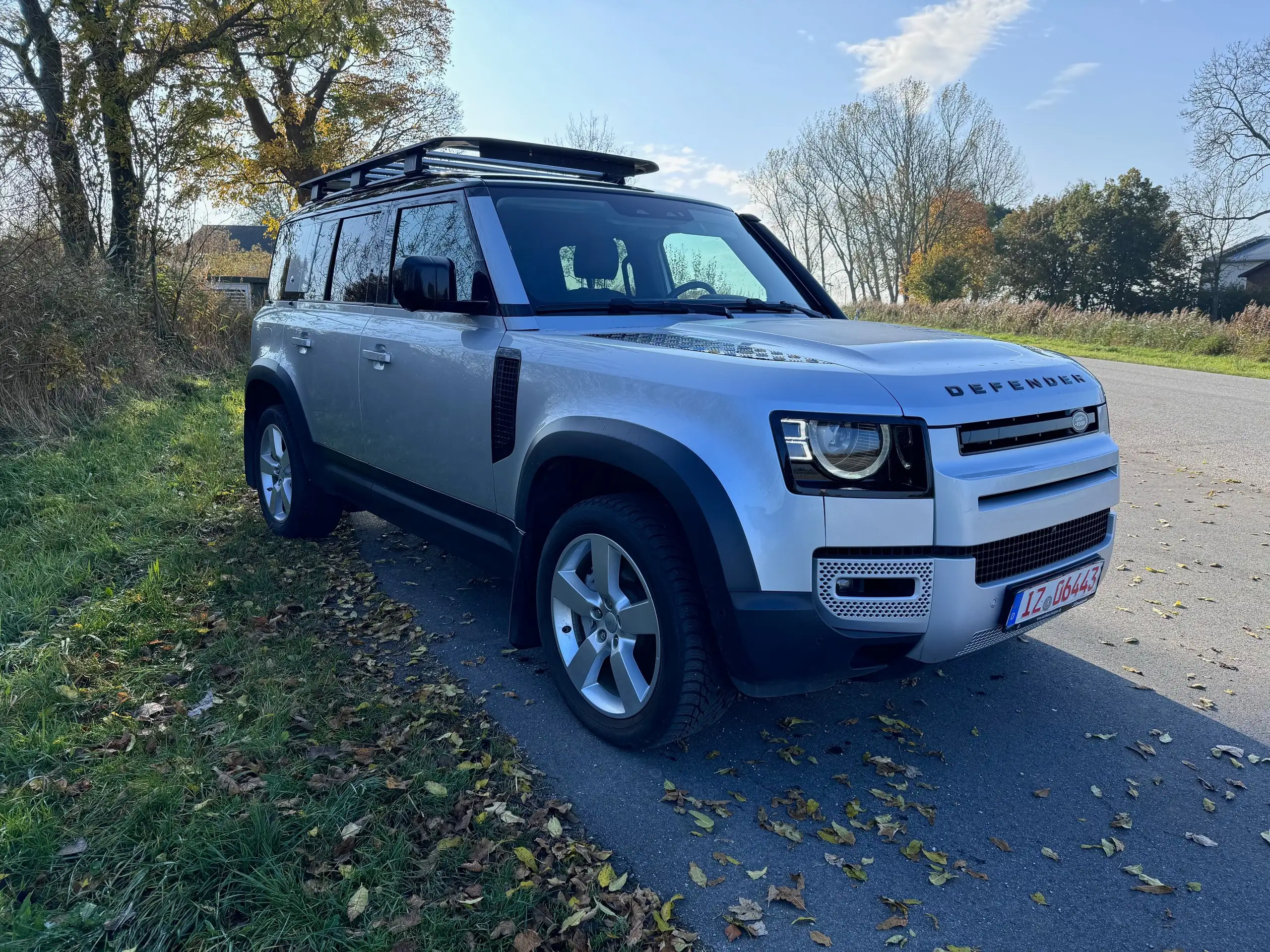 Land Rover - Defender