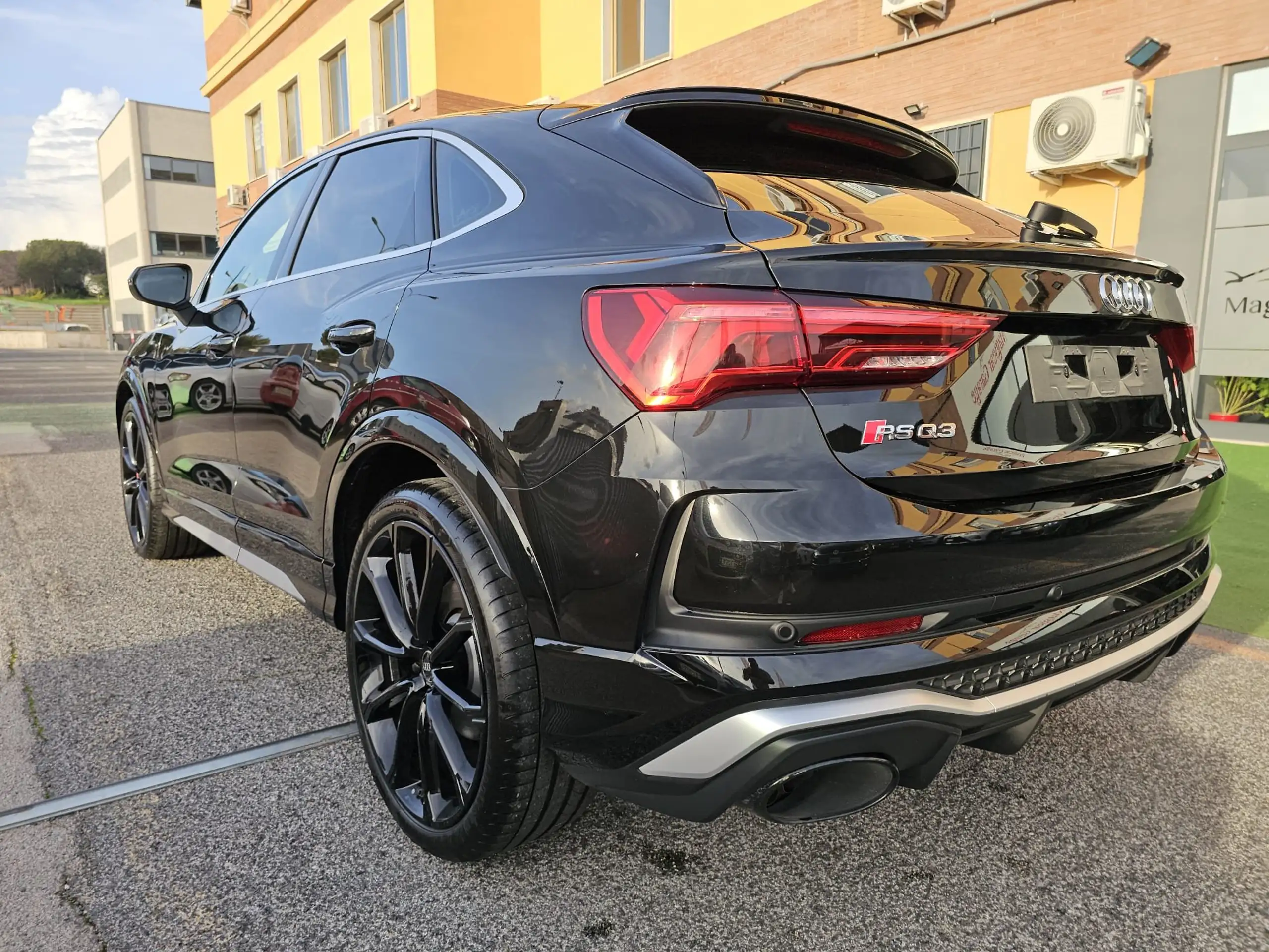 Audi - RS Q3