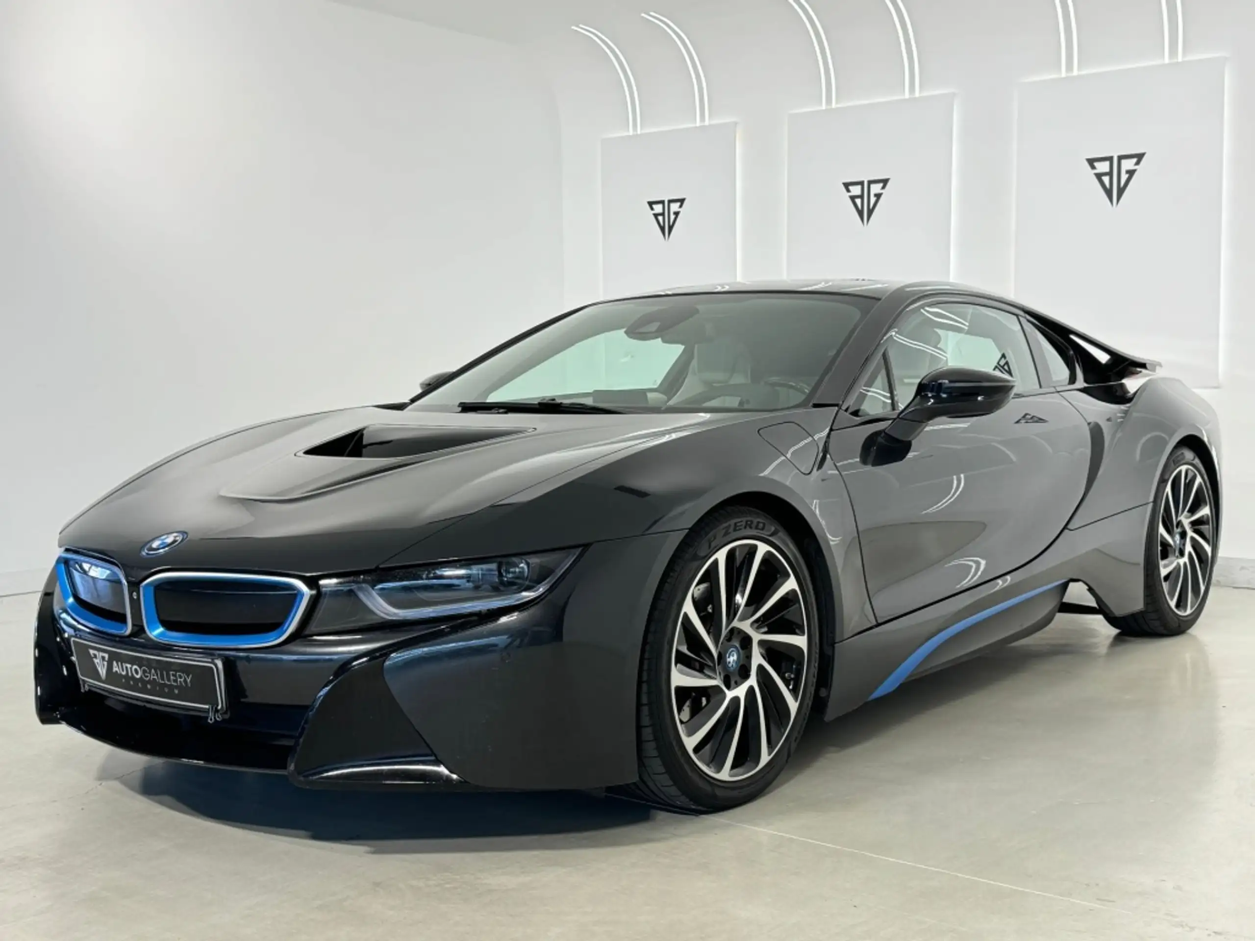 BMW - i8