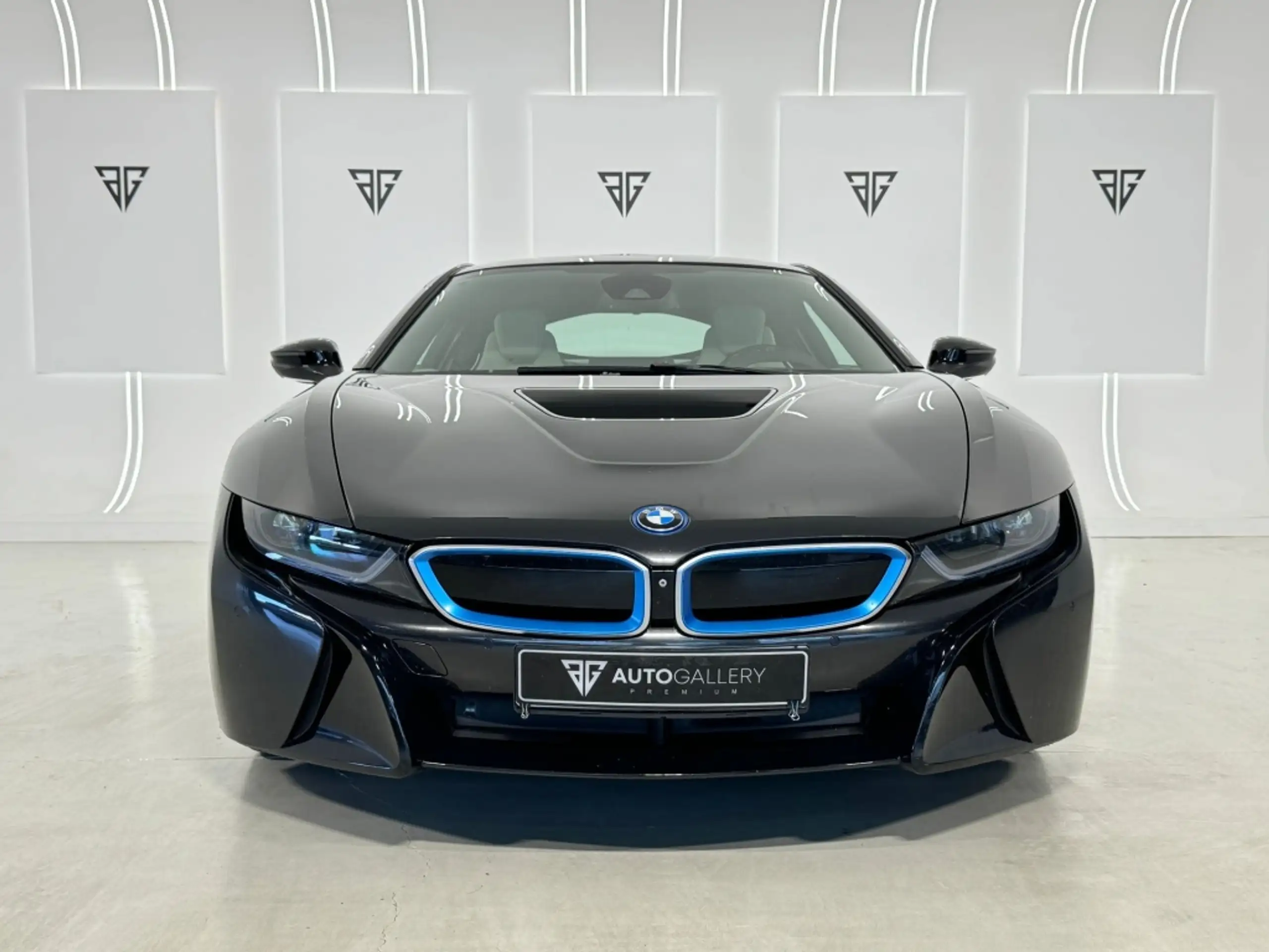 BMW - i8