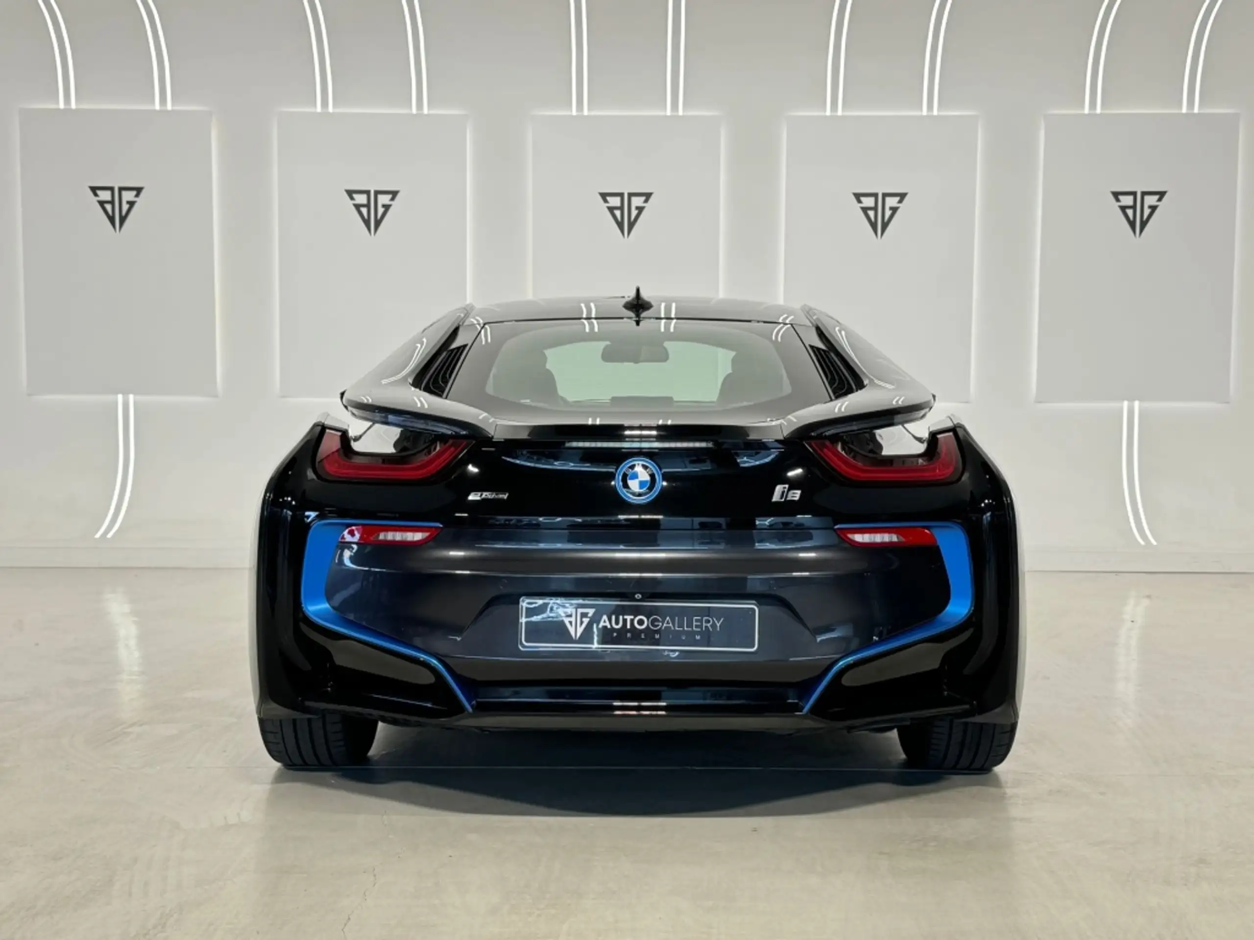 BMW - i8