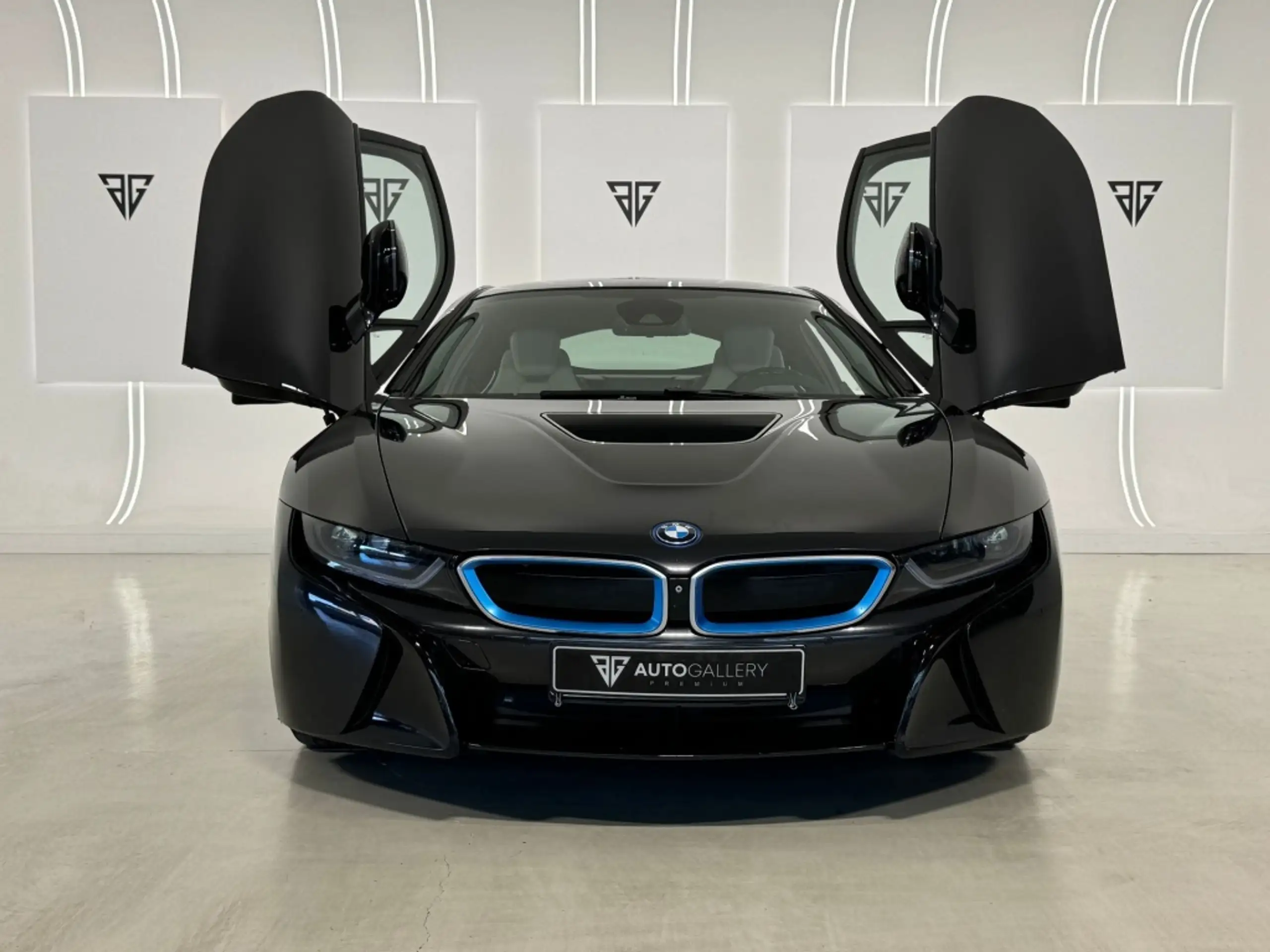 BMW - i8