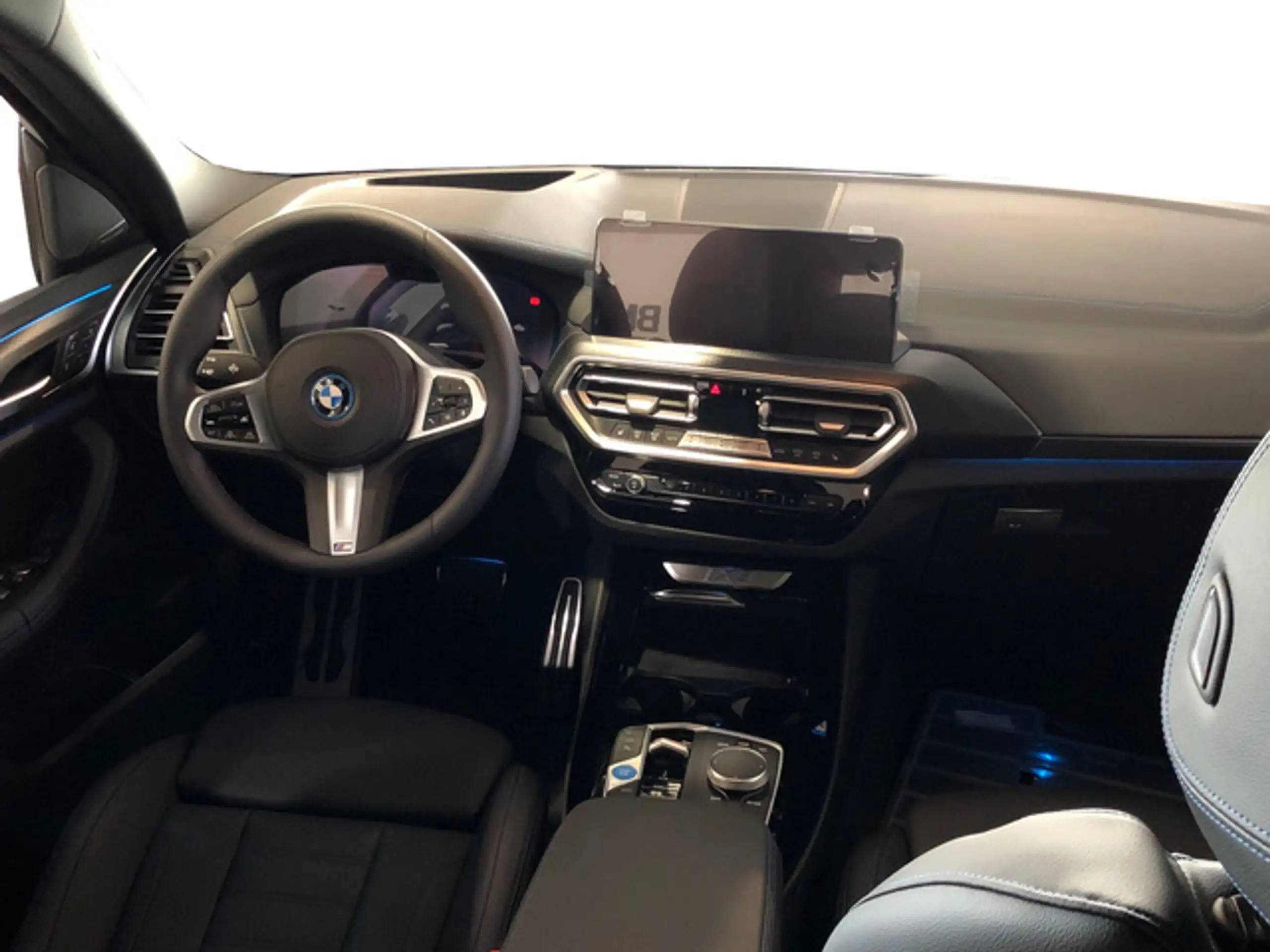 BMW - iX3