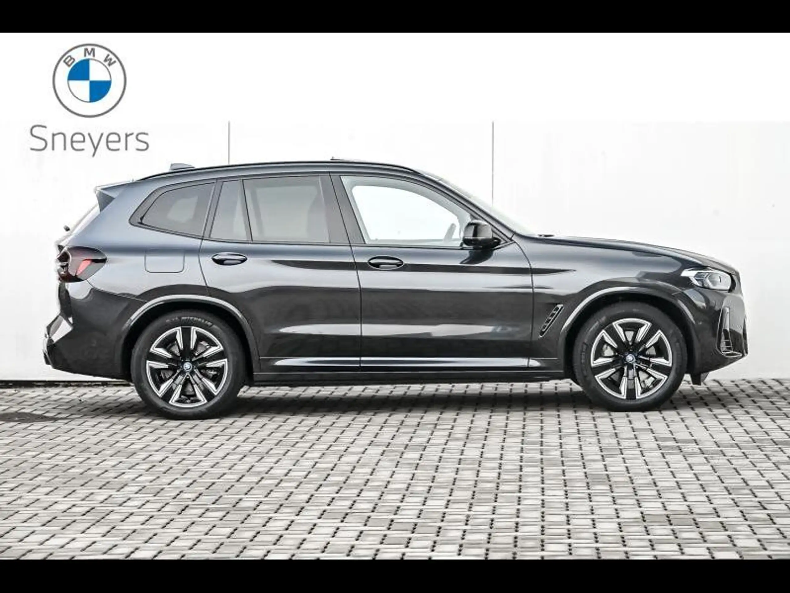 BMW - iX3