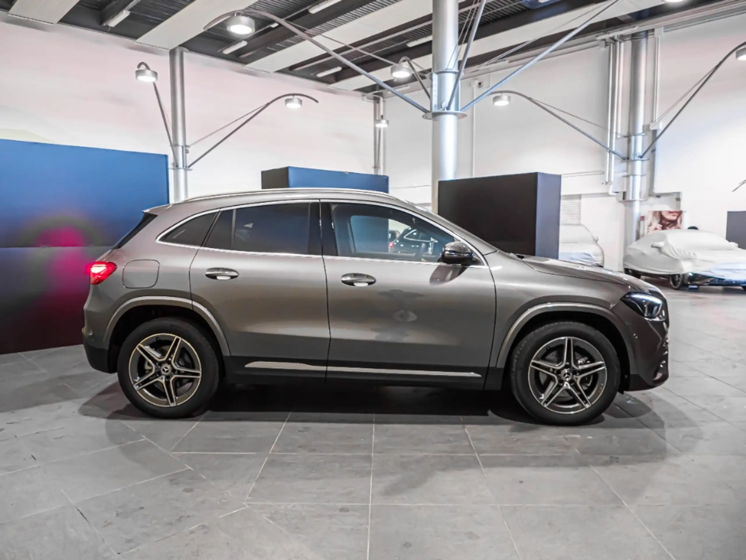 Mercedes-Benz - GLA 250