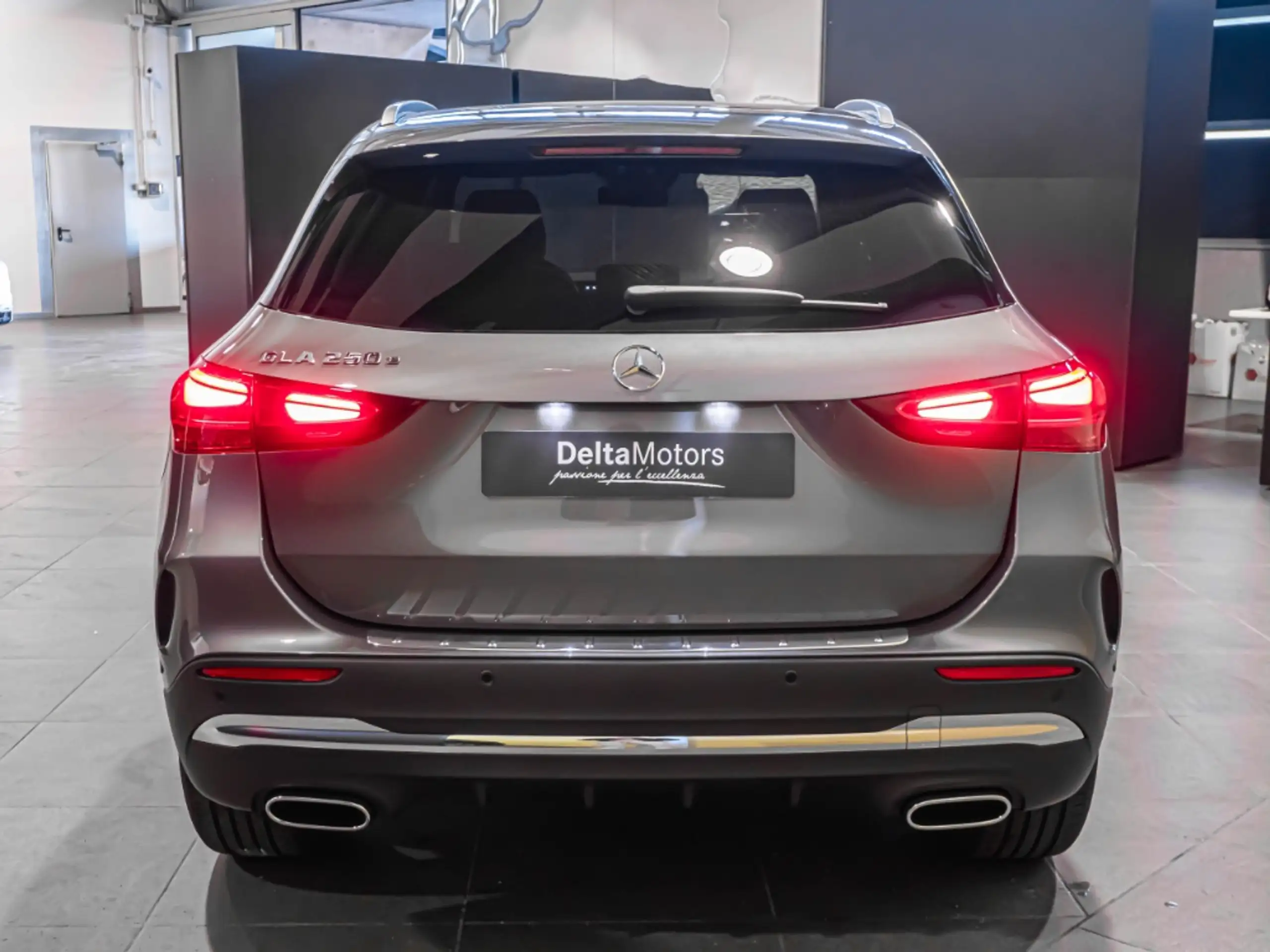 Mercedes-Benz - GLA 250