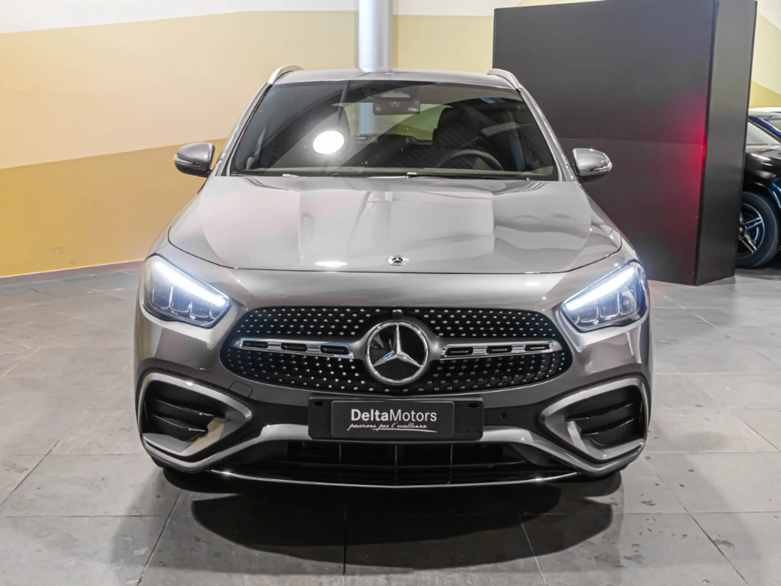 Mercedes-Benz - GLA 250