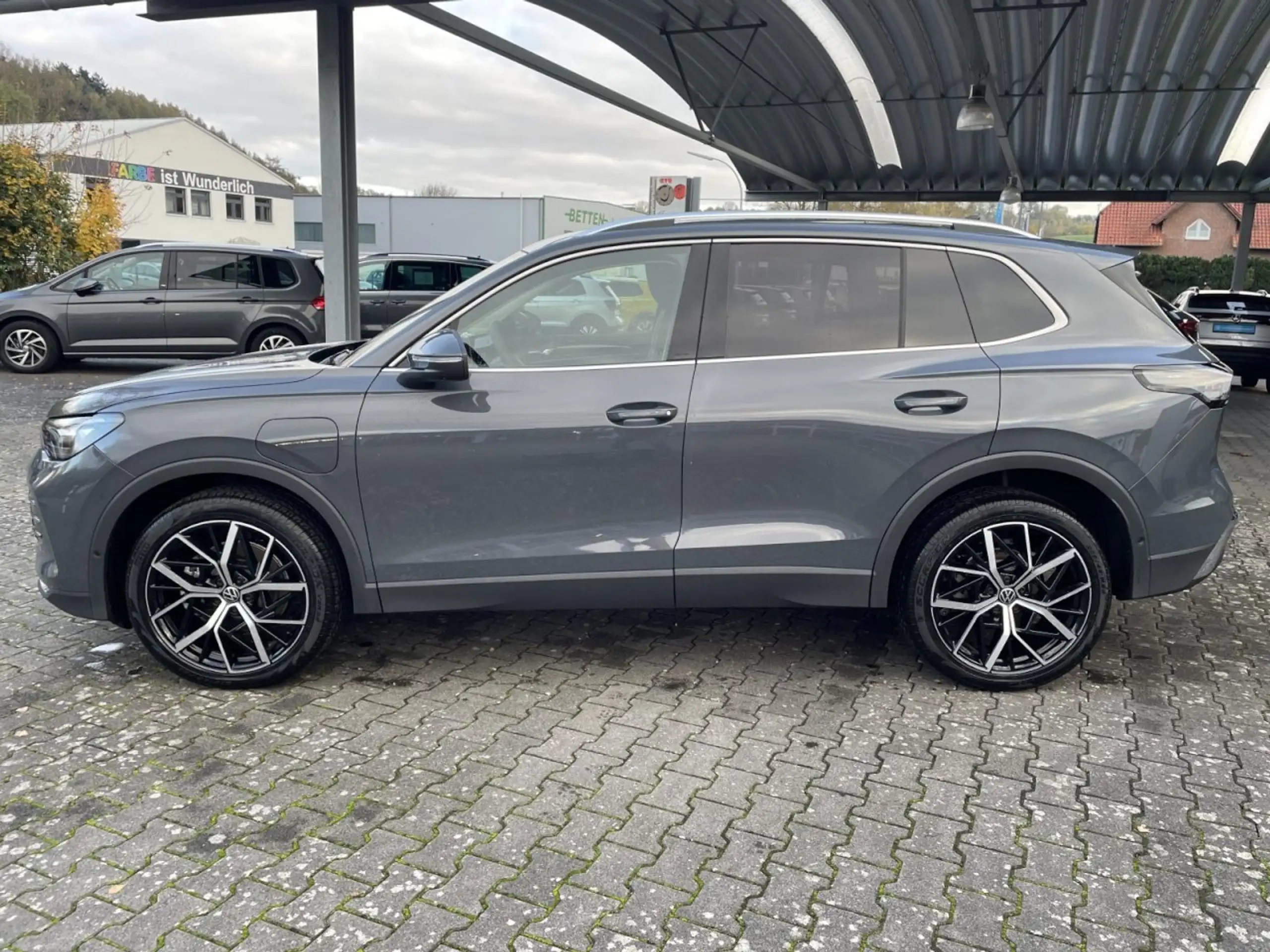 Volkswagen - Tiguan