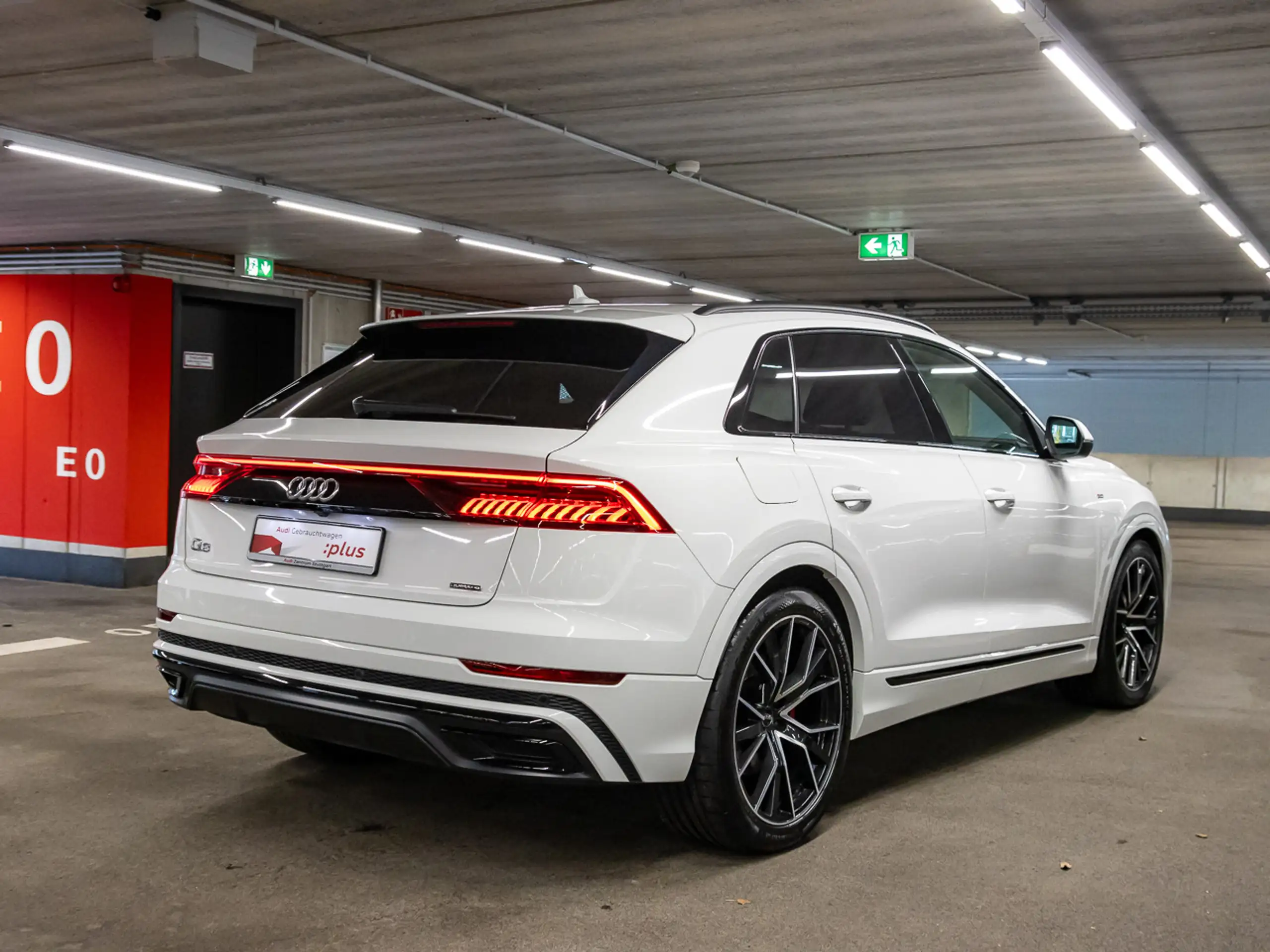 Audi - Q8