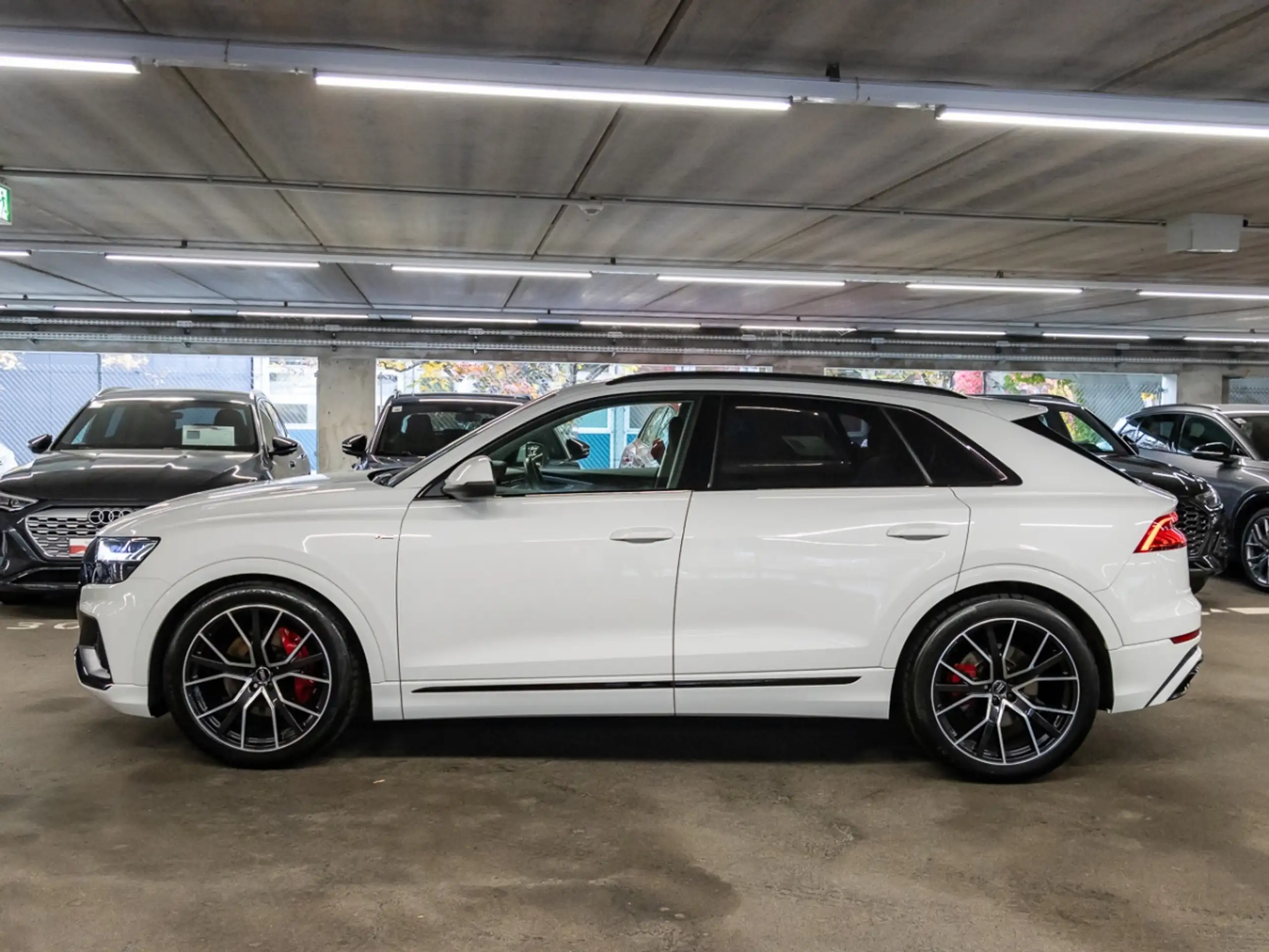 Audi - Q8