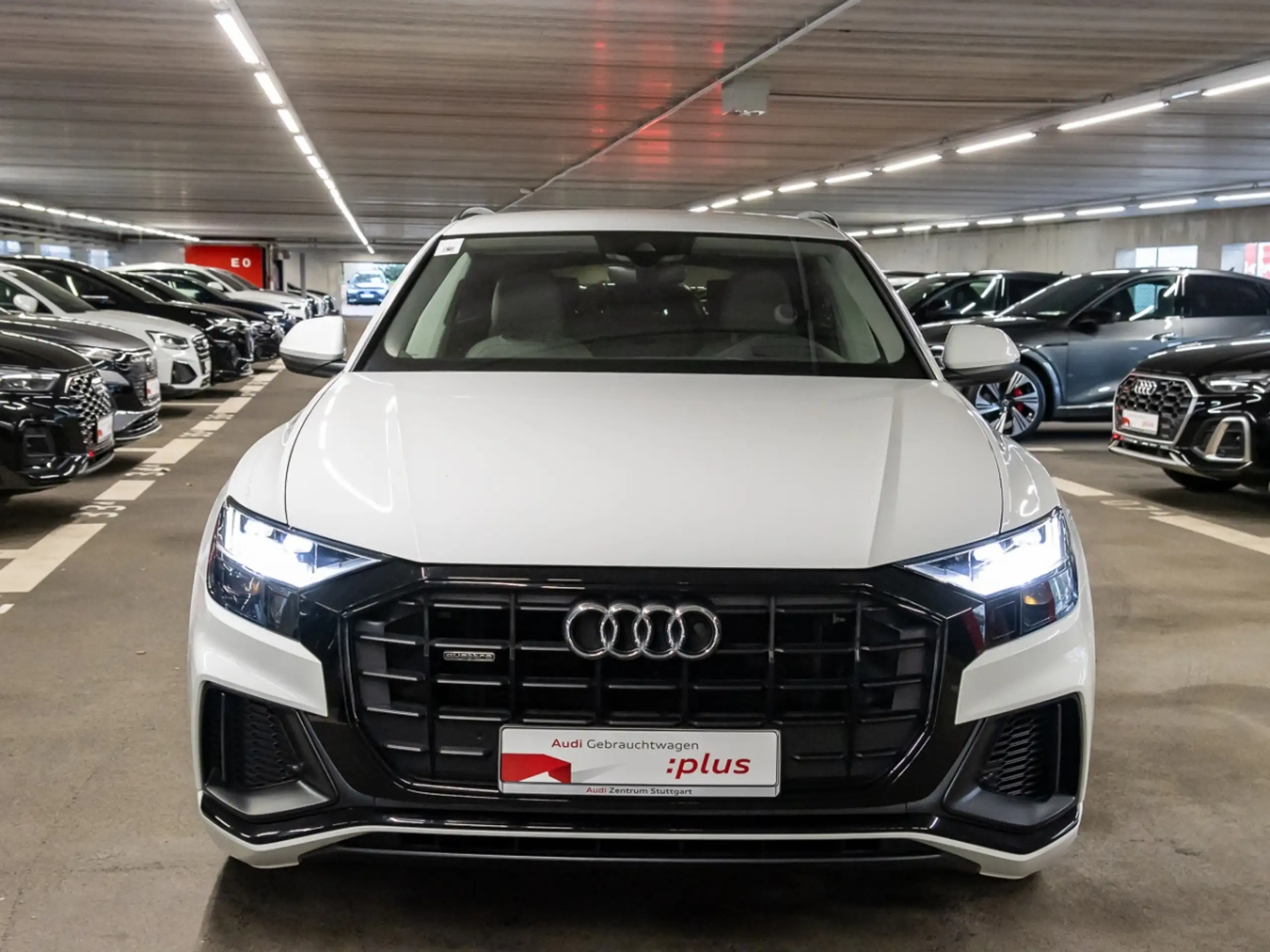 Audi - Q8